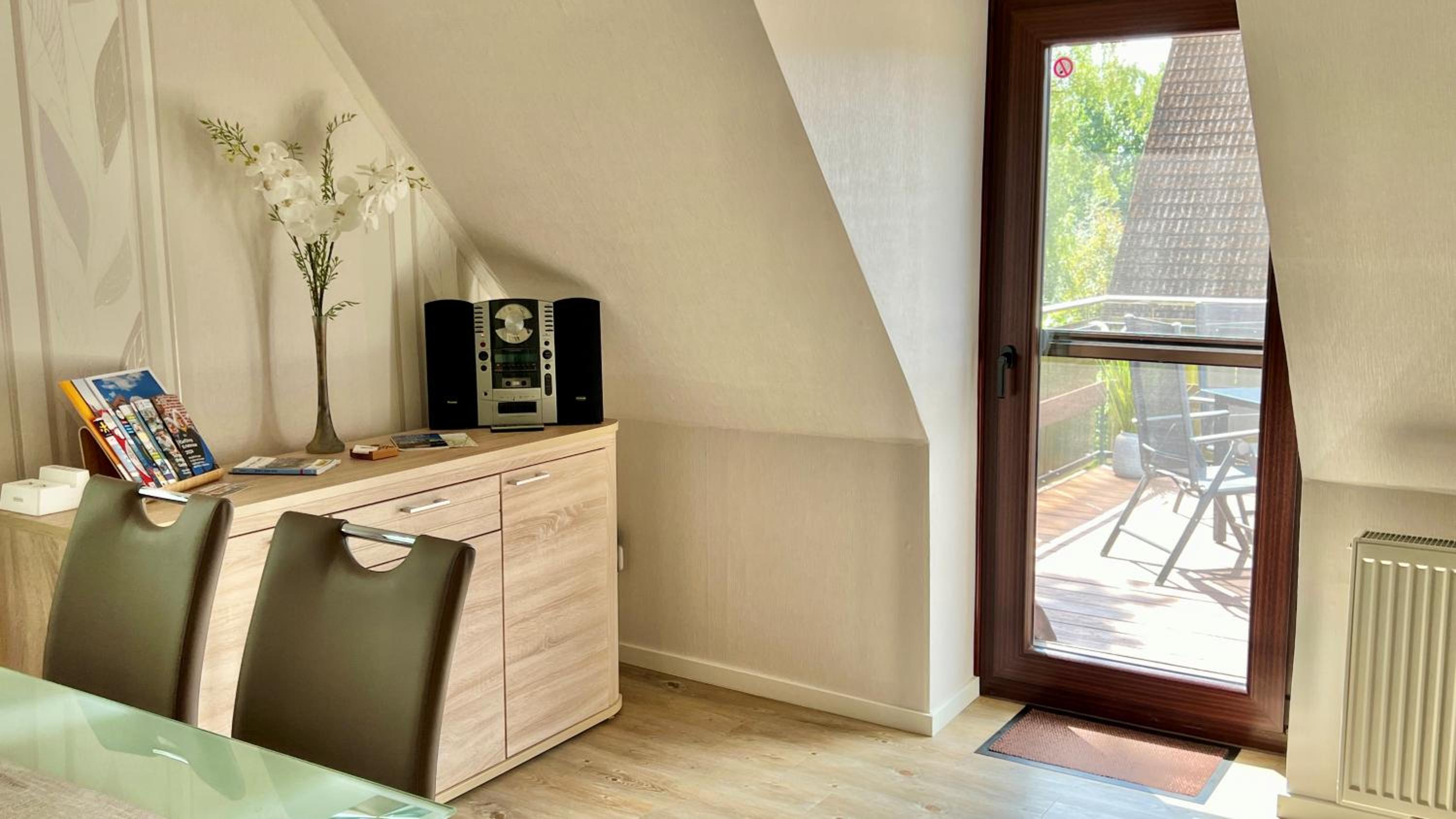 Apartment with Balcony - Photo 28