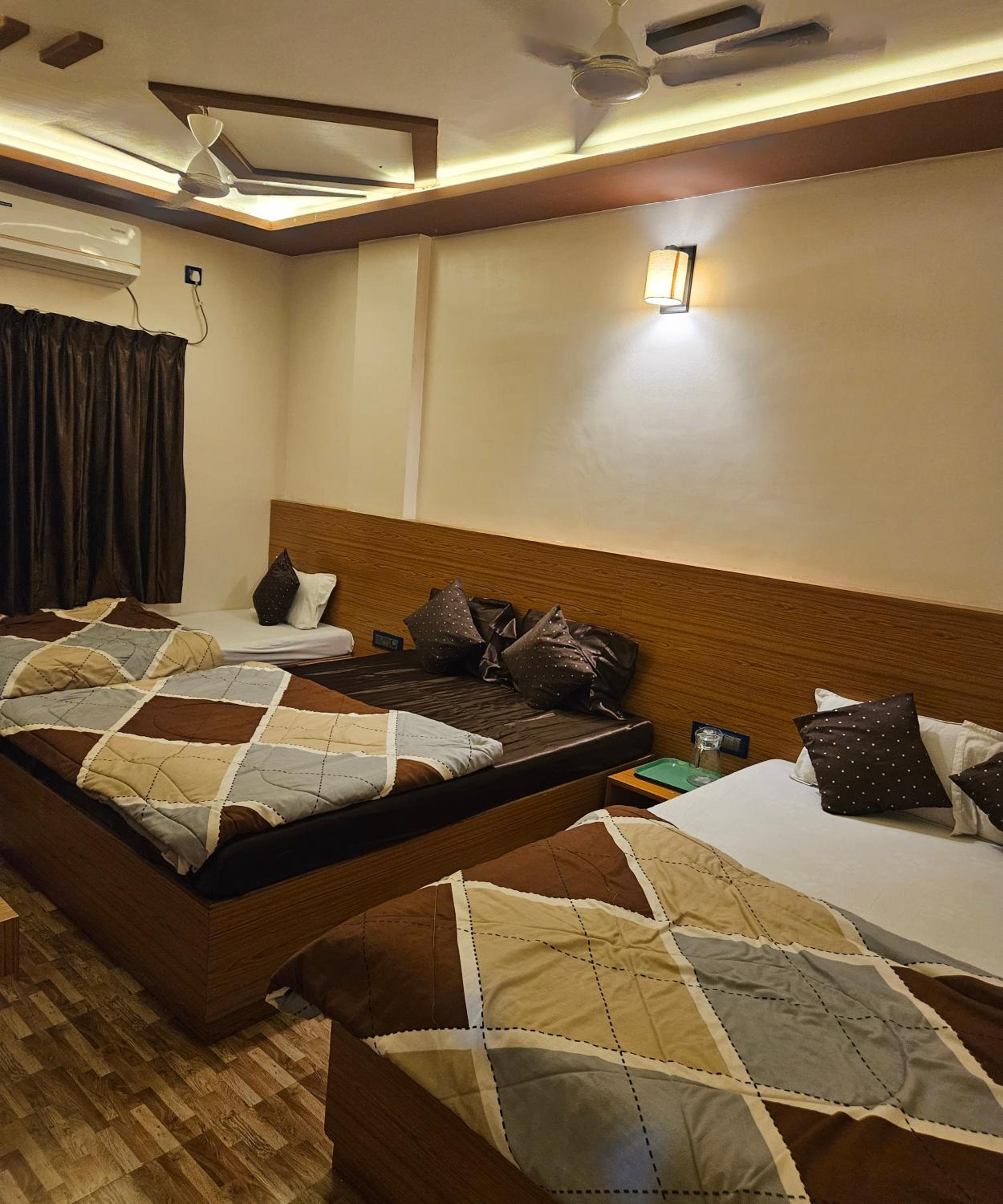 Economy Quadruple Room - Photo 54