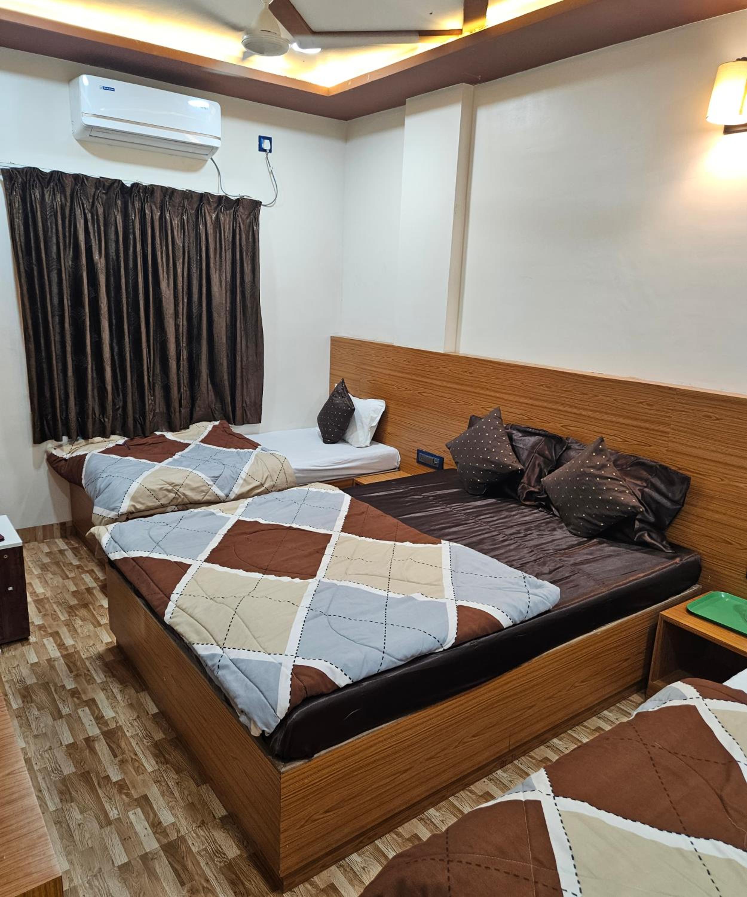 Economy Quadruple Room - Photo 55