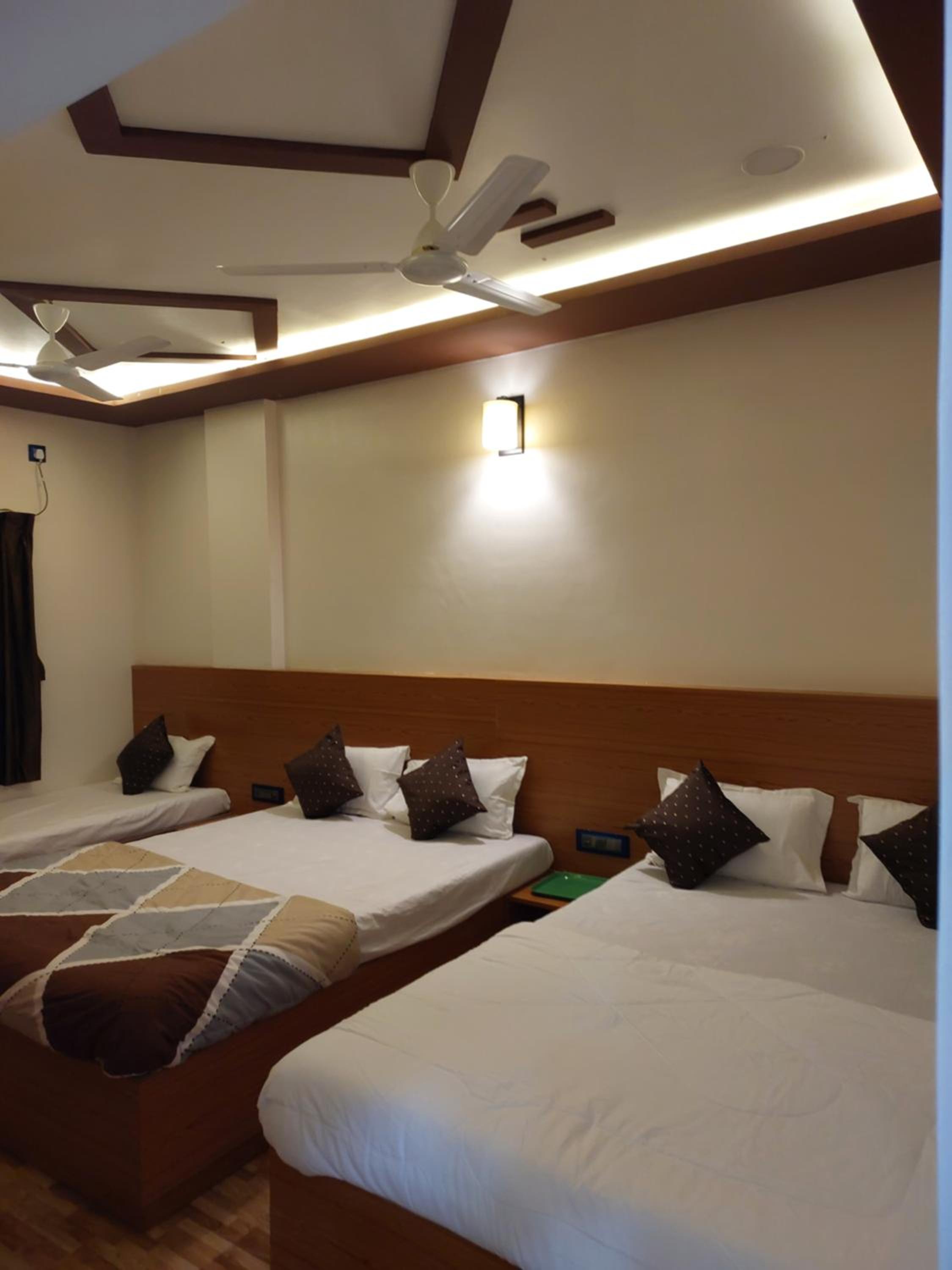 Economy Quadruple Room - Photo 58
