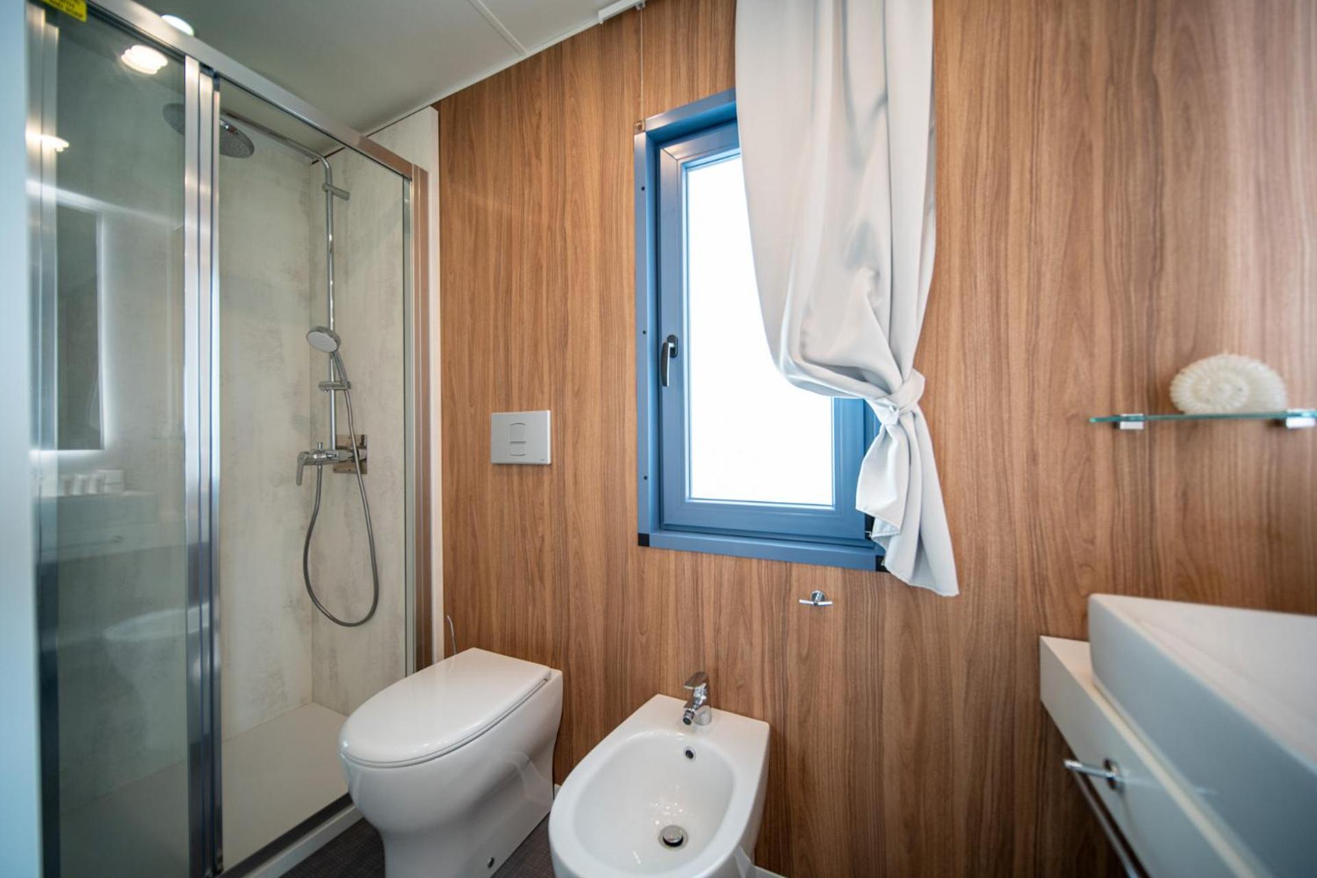 Mobile Home photo 2