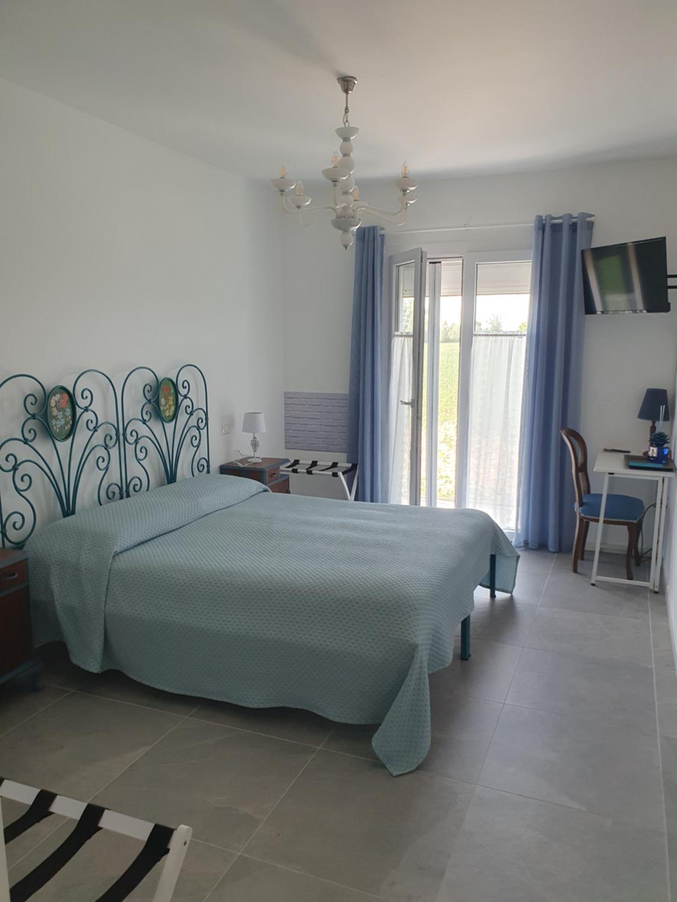 Deluxe King Room photo 3