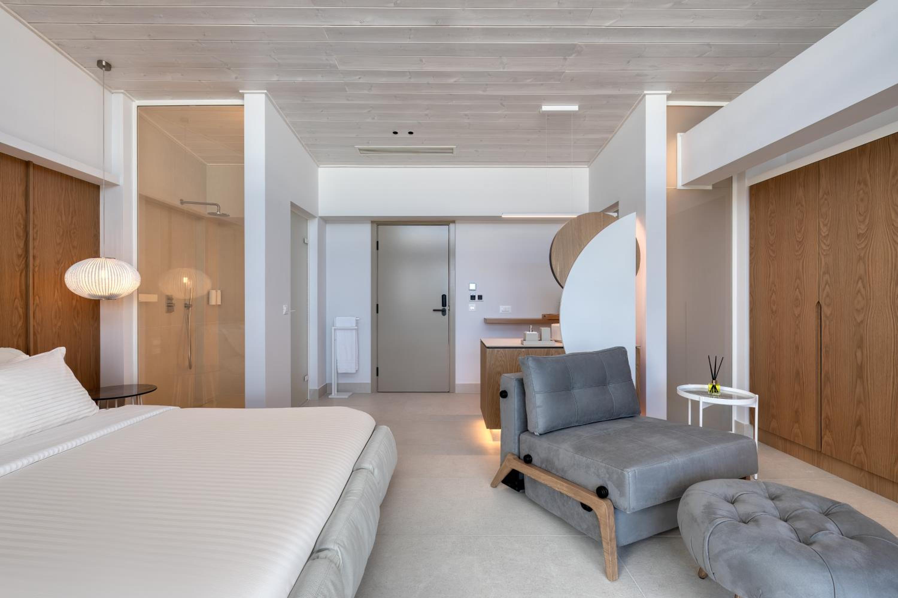 Signature Suite with Outdoor Jacuzzi photo 2
