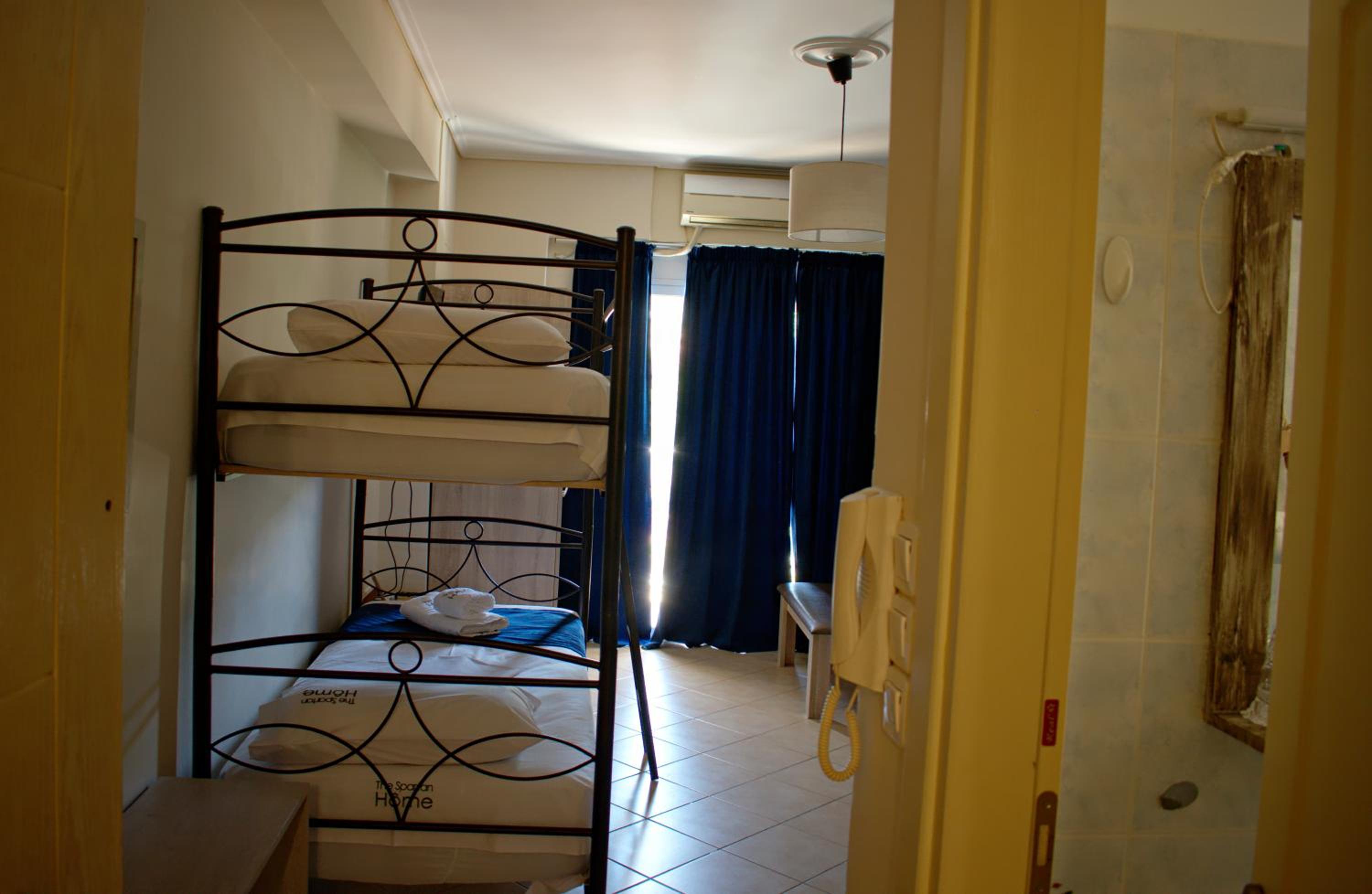 Apartment with Mountain View - Photo 11