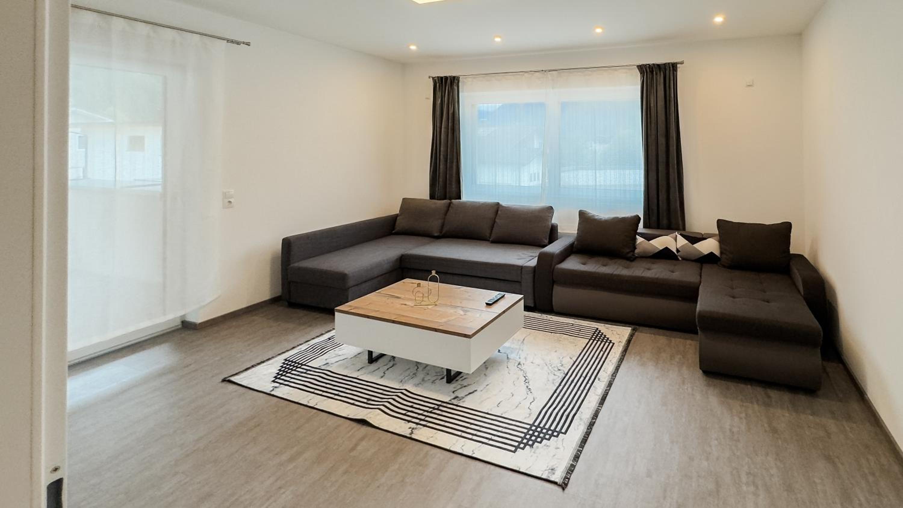 Three-Bedroom Apartment with Mountain View