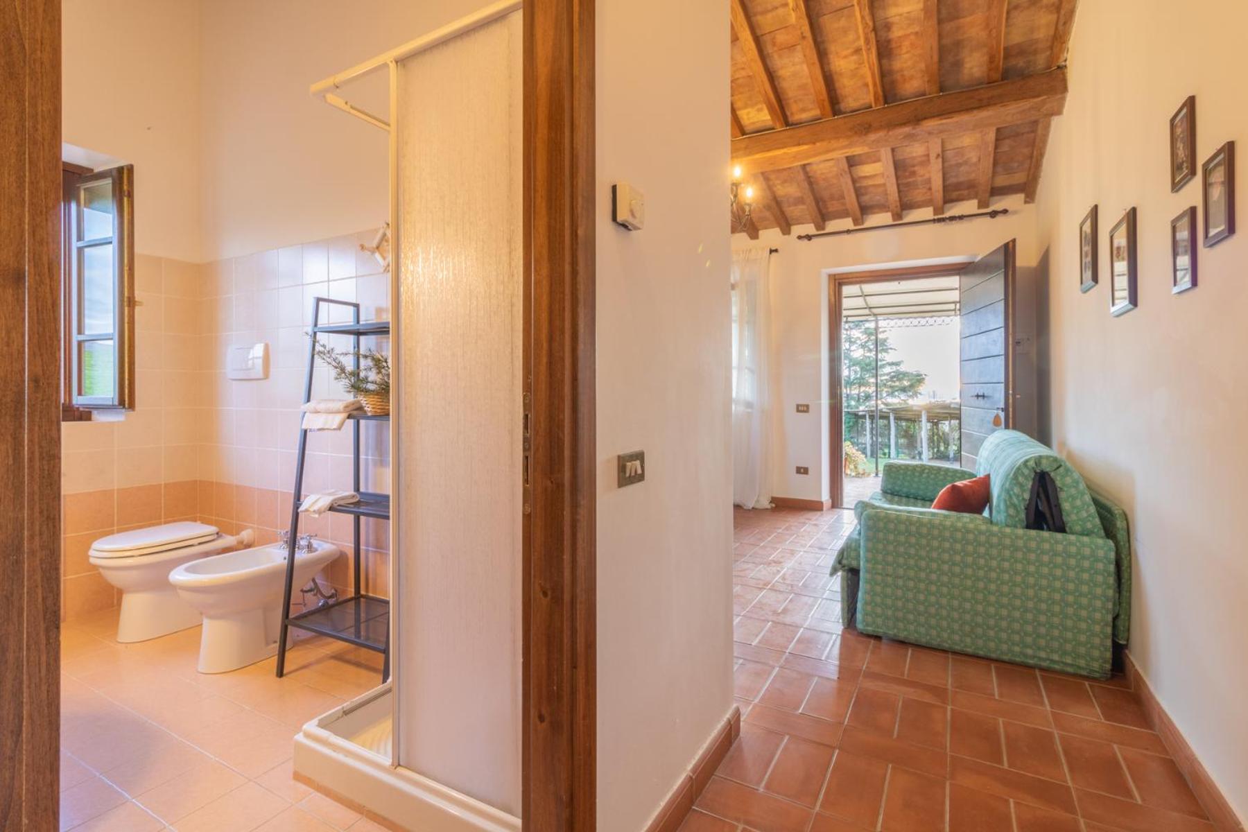 One-Bedroom Apartment with Lake View