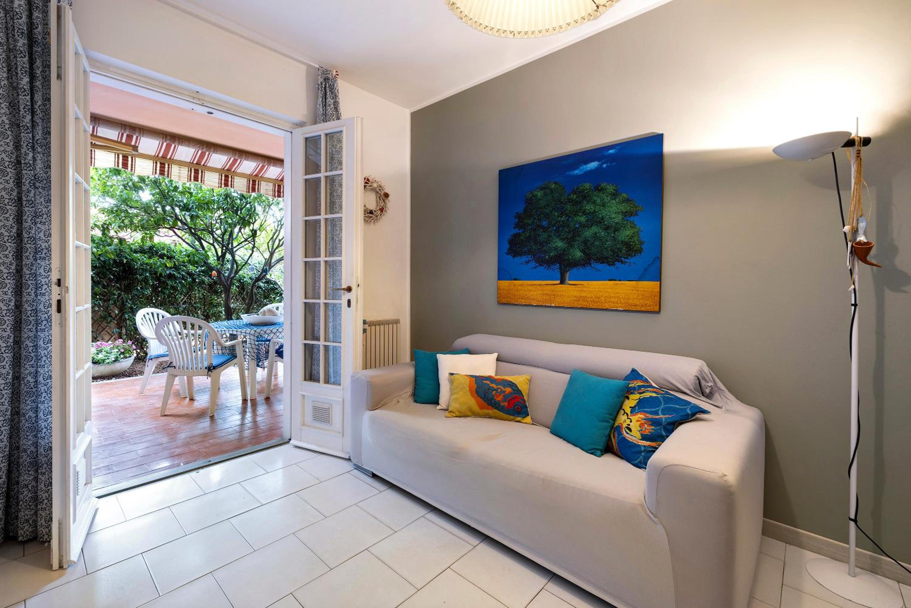 One-Bedroom Apartment with Garden View
