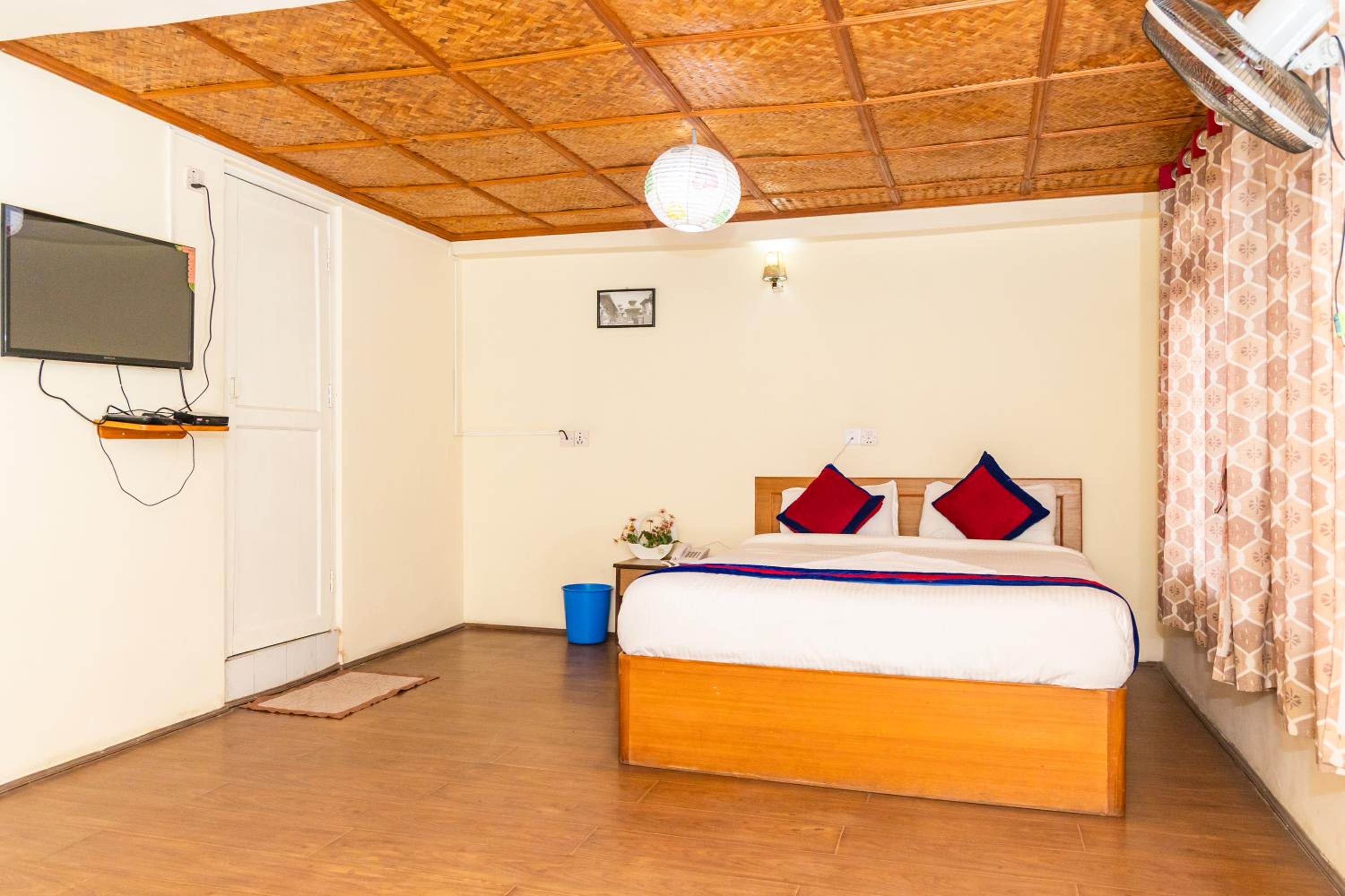Budget Double Room photo 2