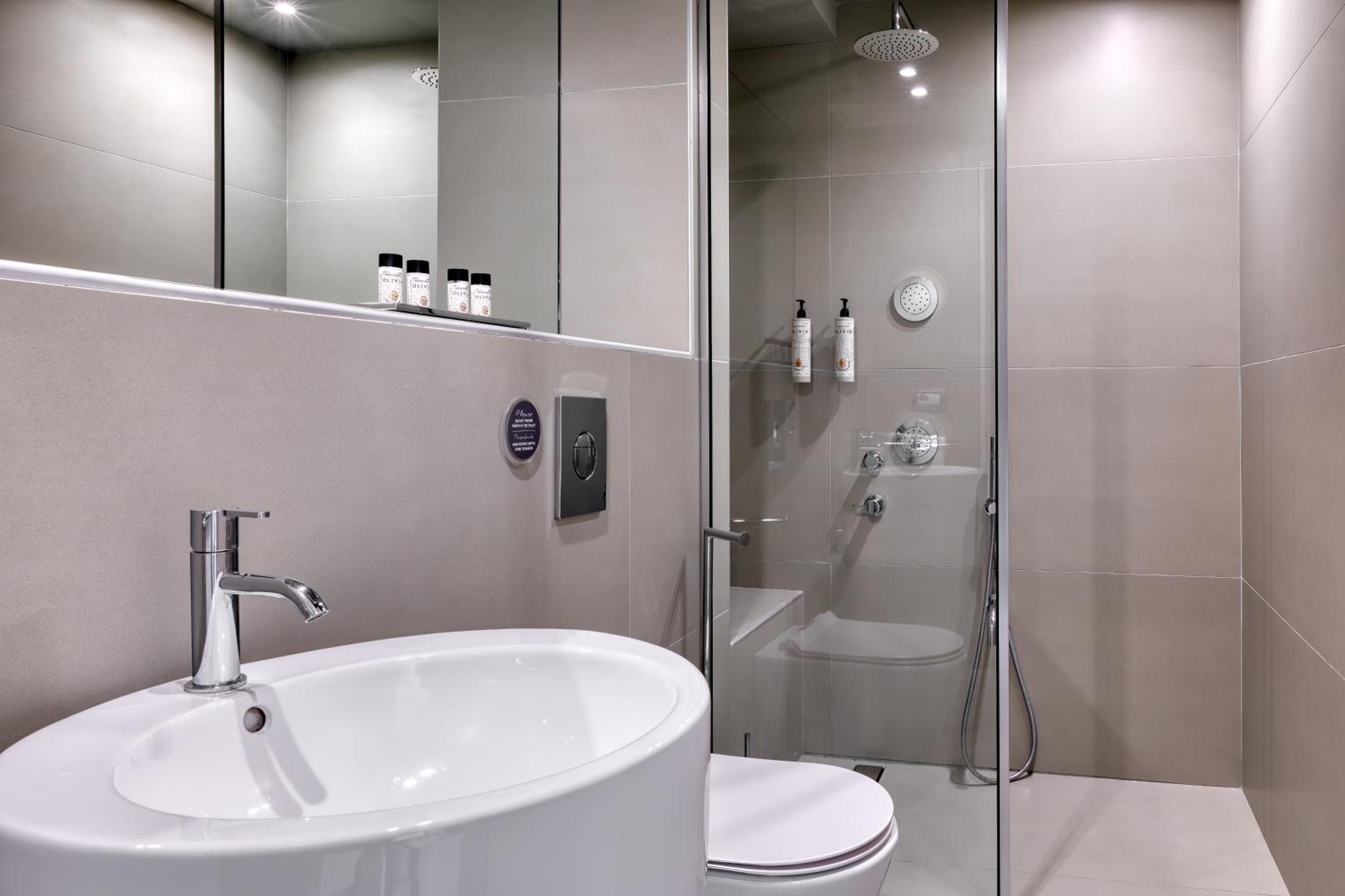 Family Suite - Photo 15
