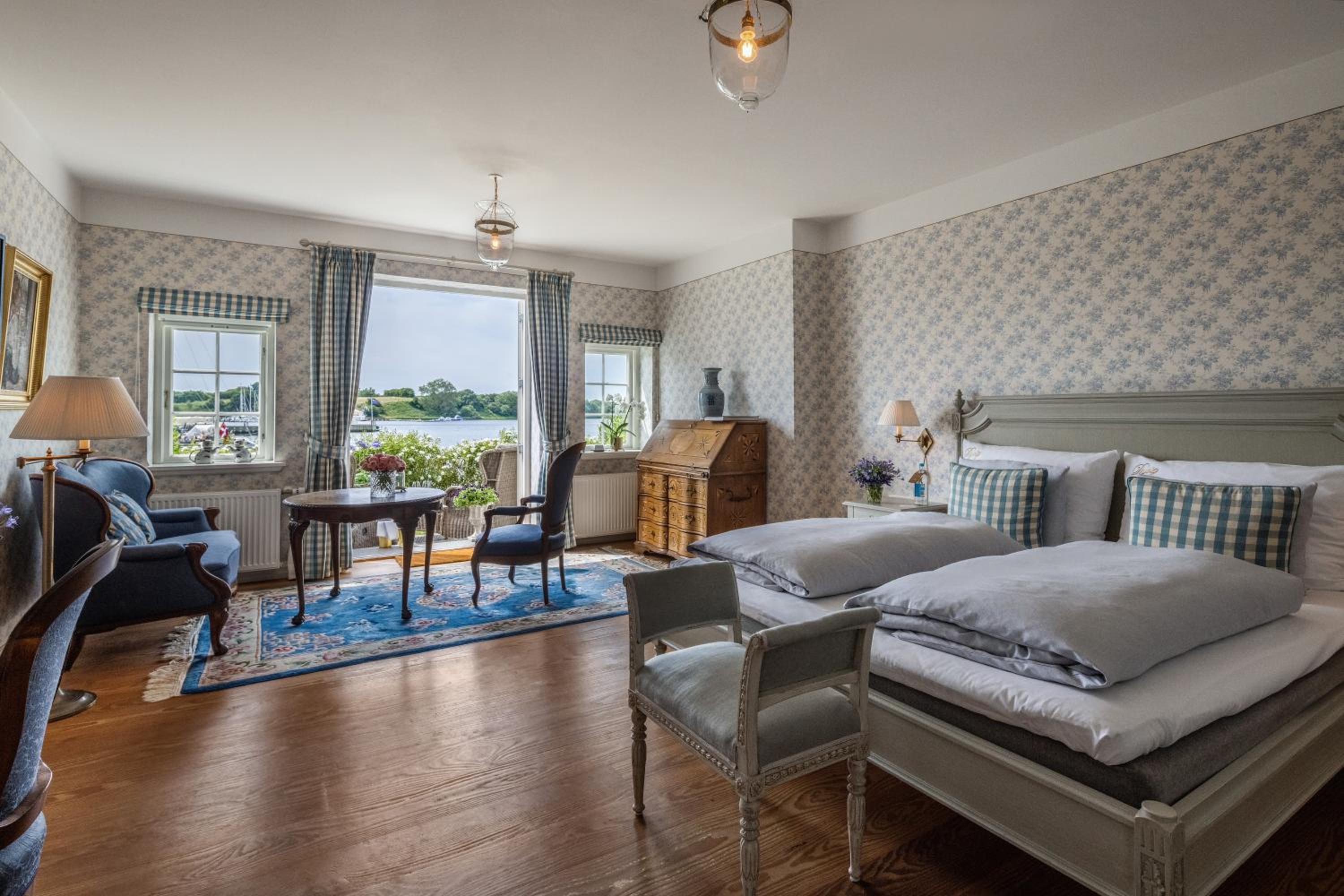 Junior Suite with Terrace