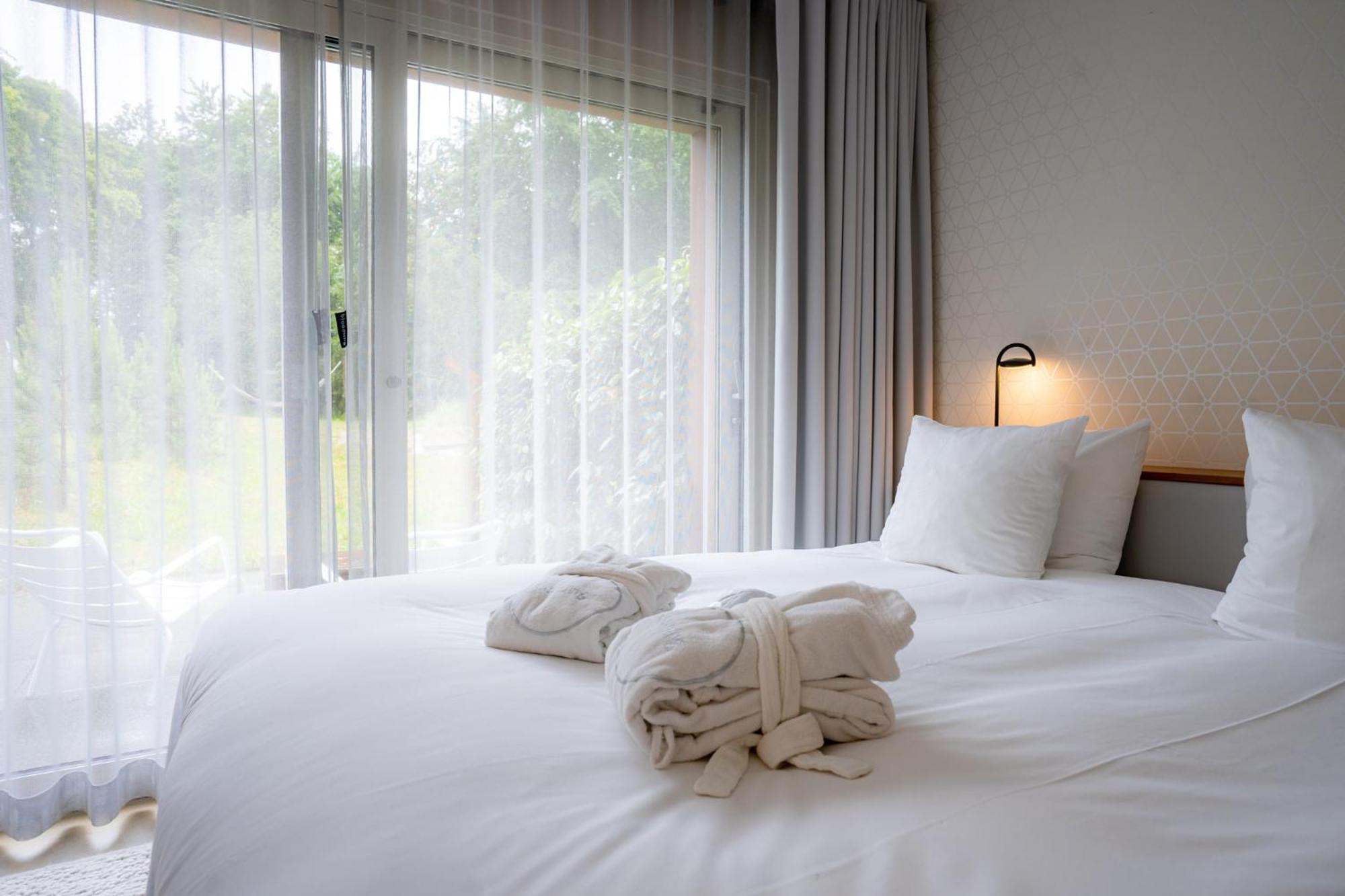 Double Room with Spa Bath - Photo 1