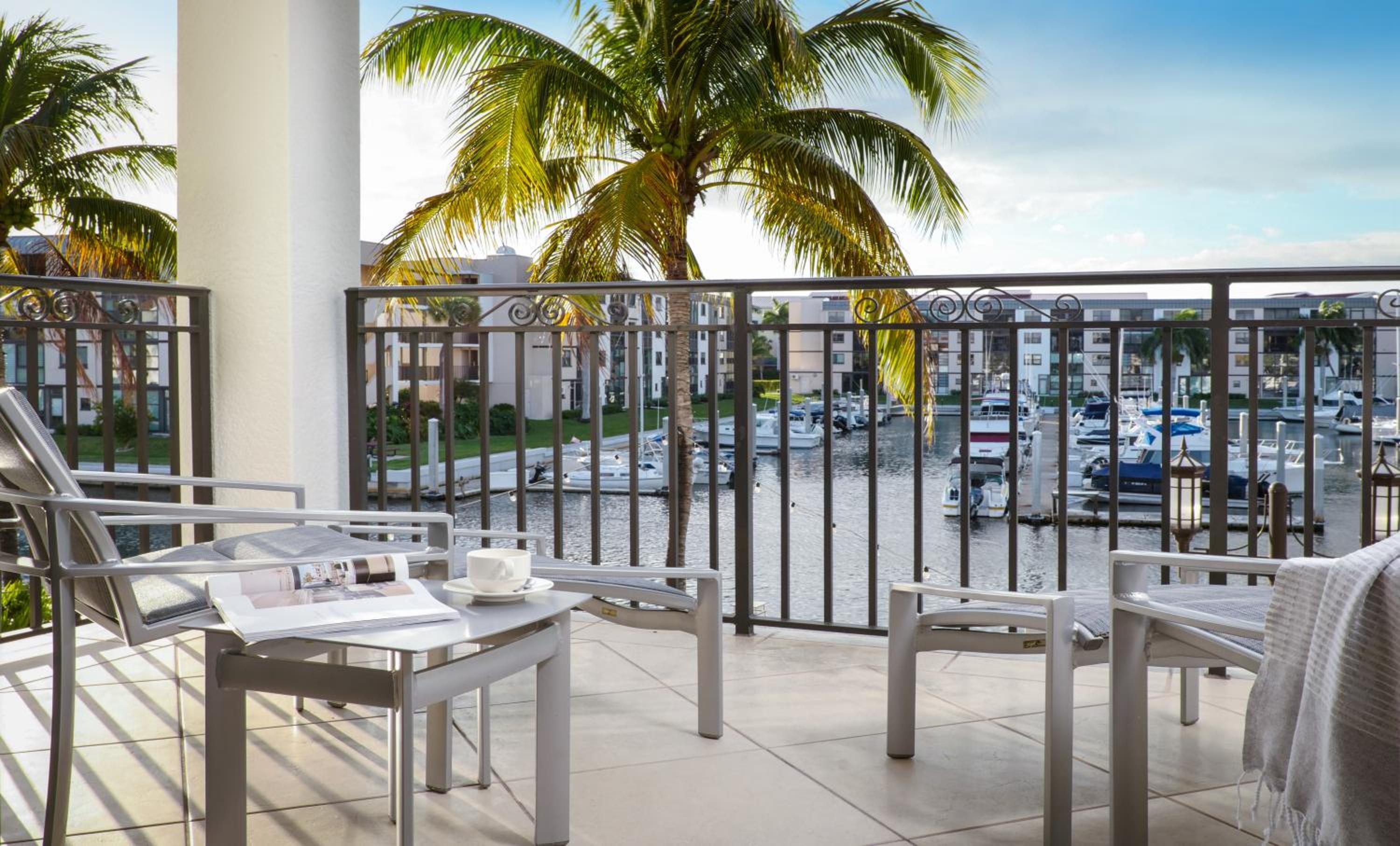 One Bedroom Suite Waterway View - Photo 4
