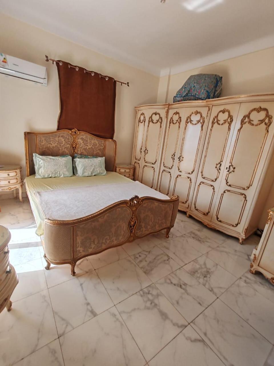 Villa photo 1