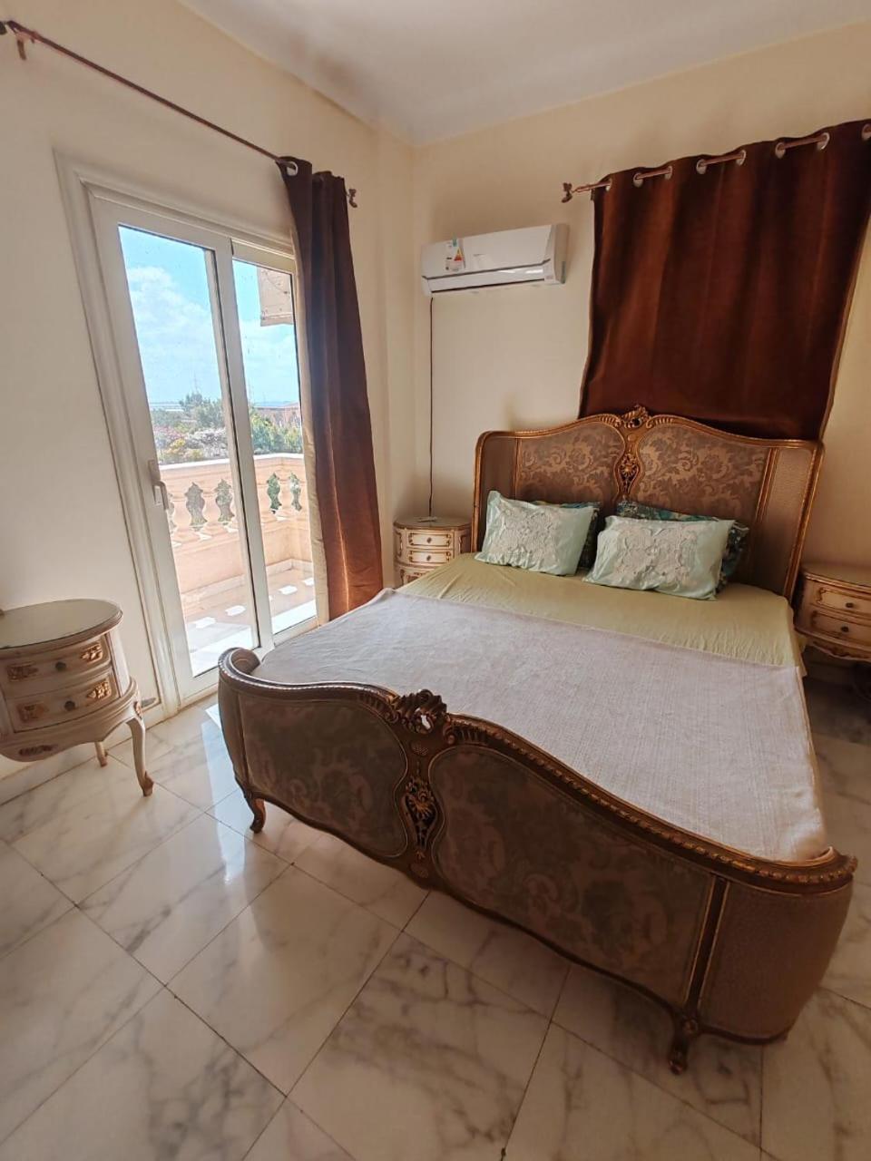 Villa photo 2