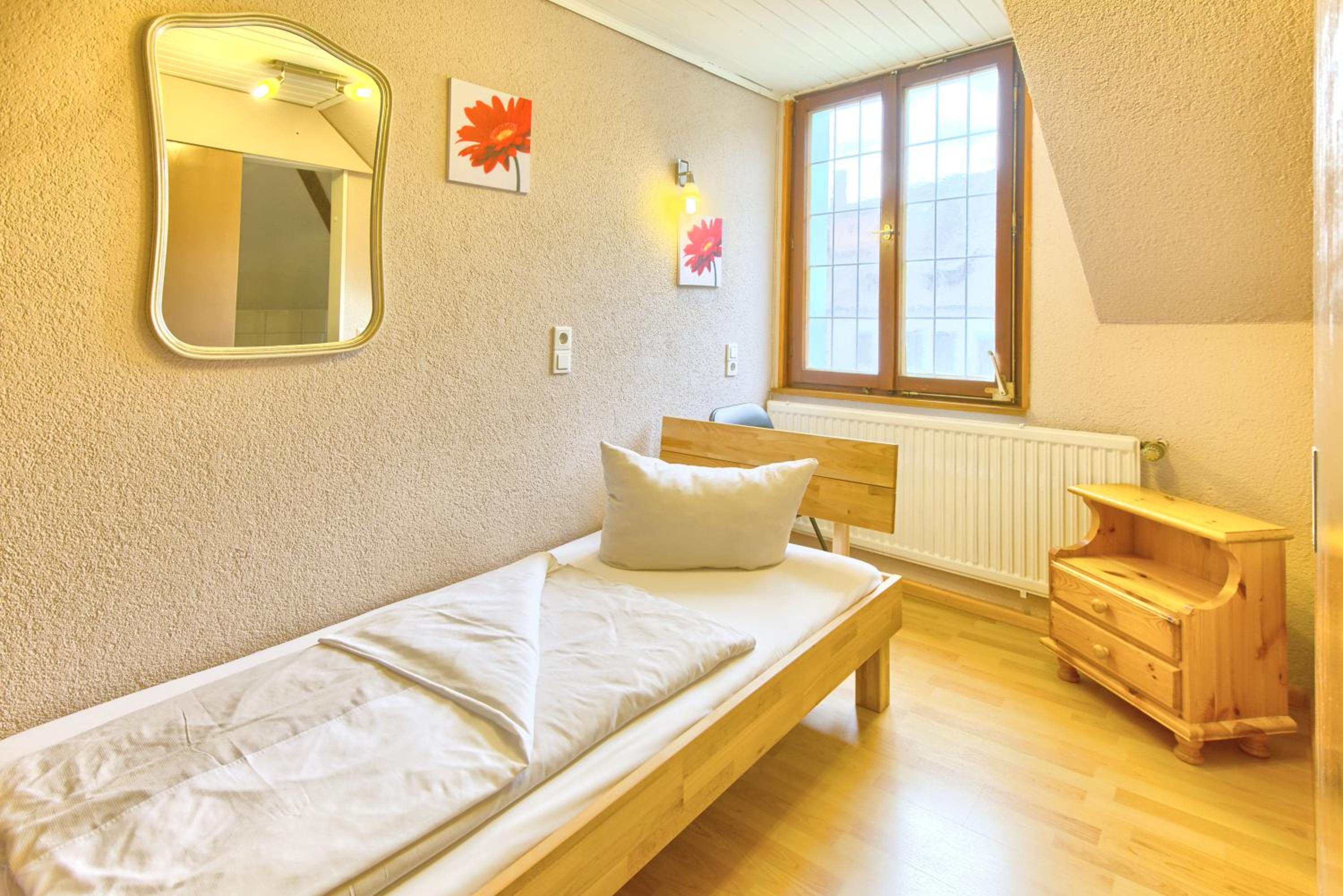 Budget Single Room photo 3
