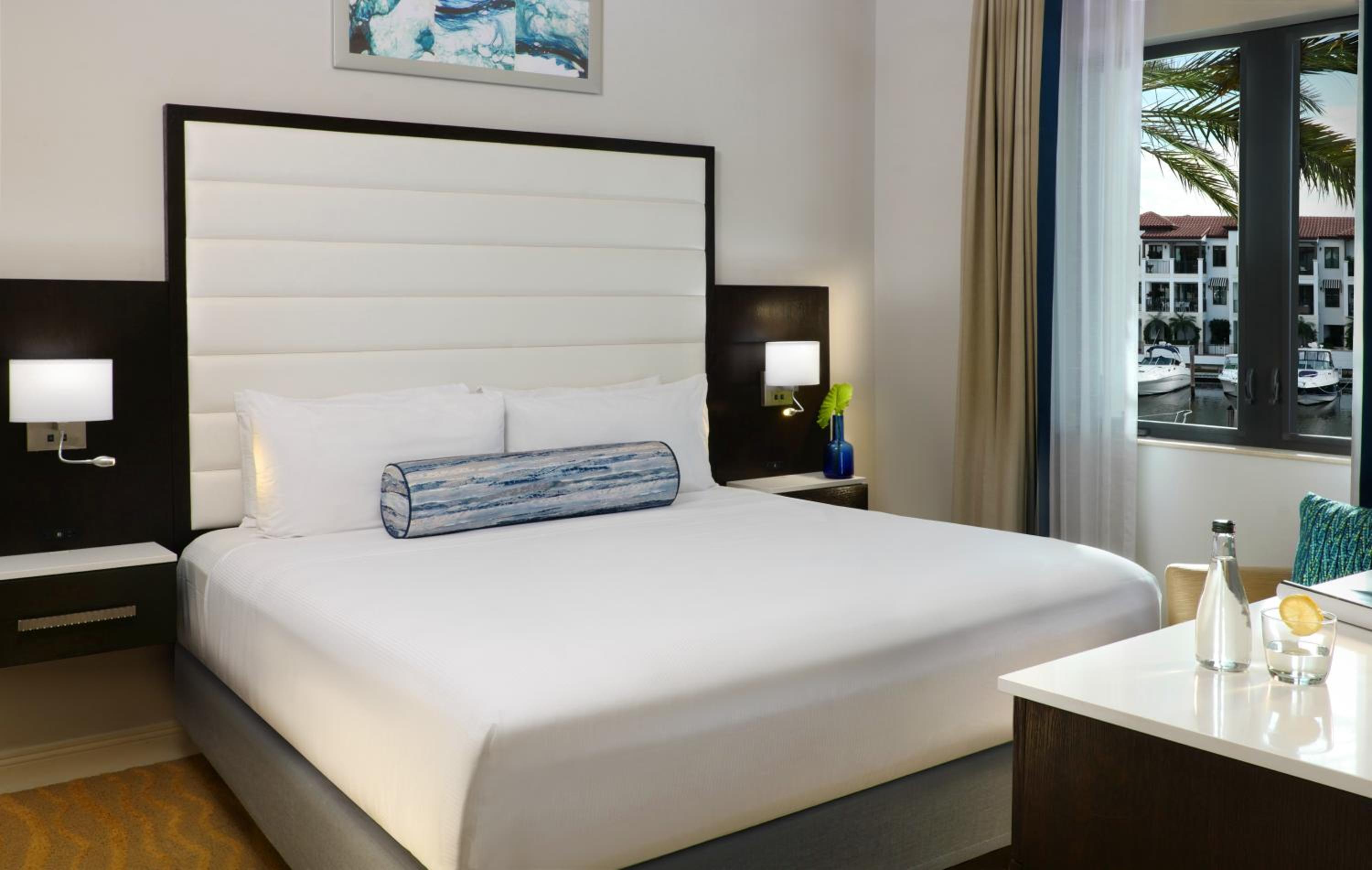 Two-Bedroom Suite with Marina View - Photo 4