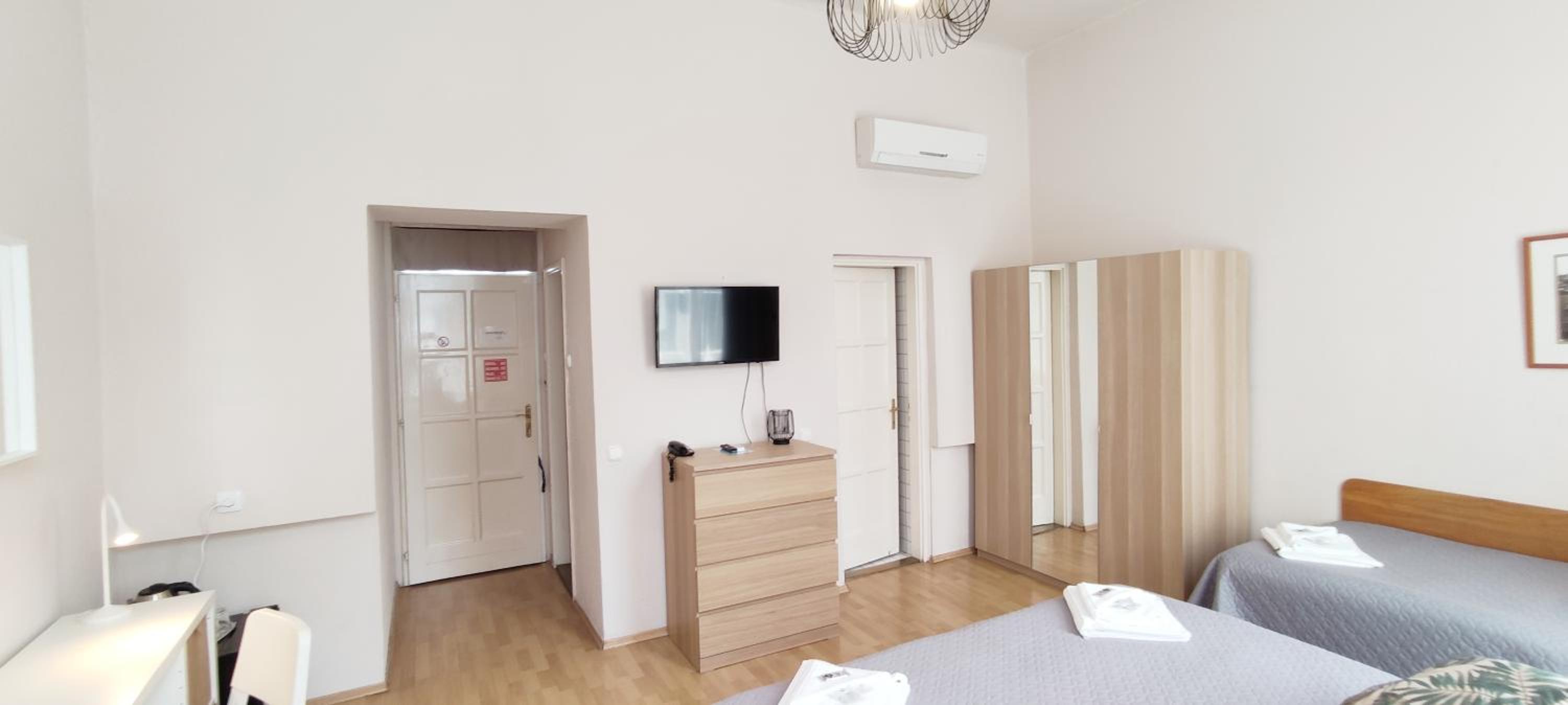 Quadruple Room - Photo 4