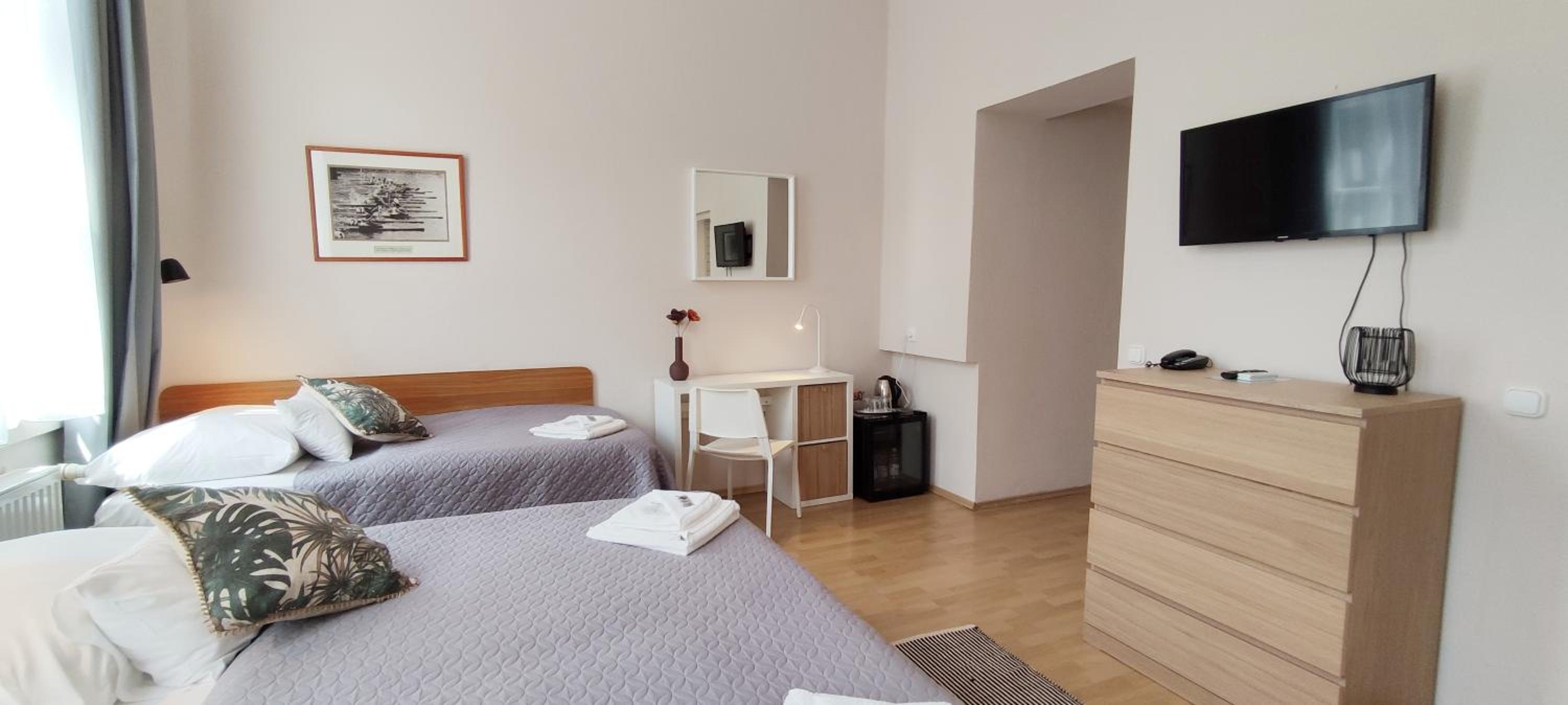 Quadruple Room - Photo 2