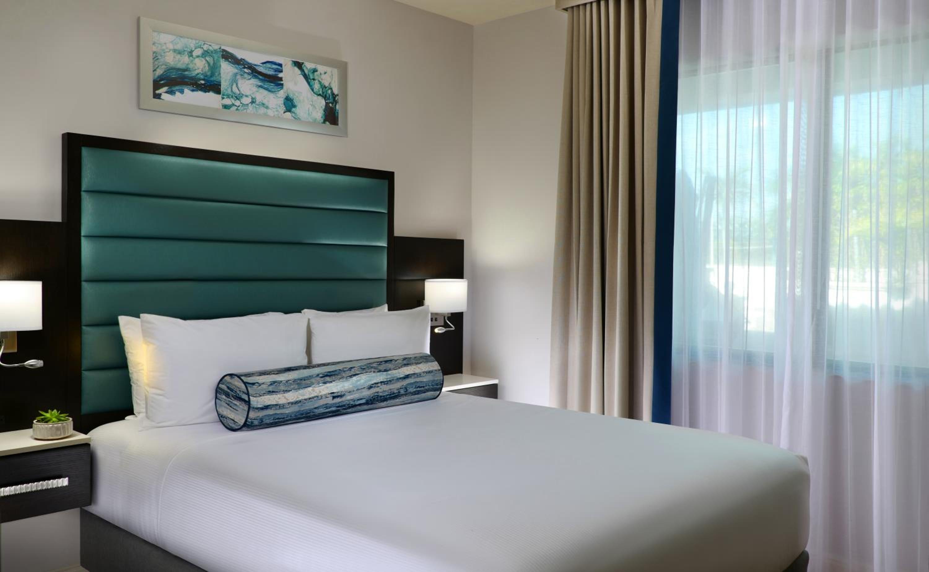 Two Bedroom Suite Waterway View - Photo 4