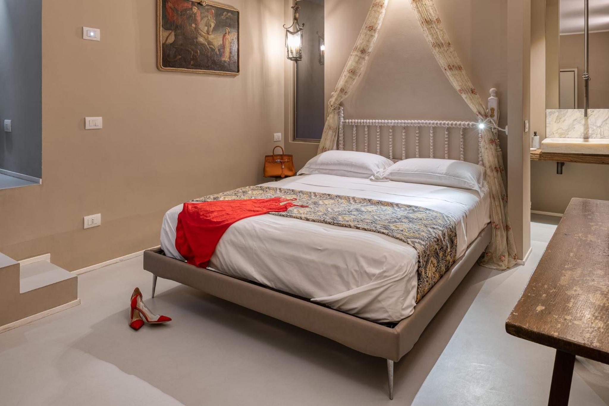 Deluxe Queen Room photo 2