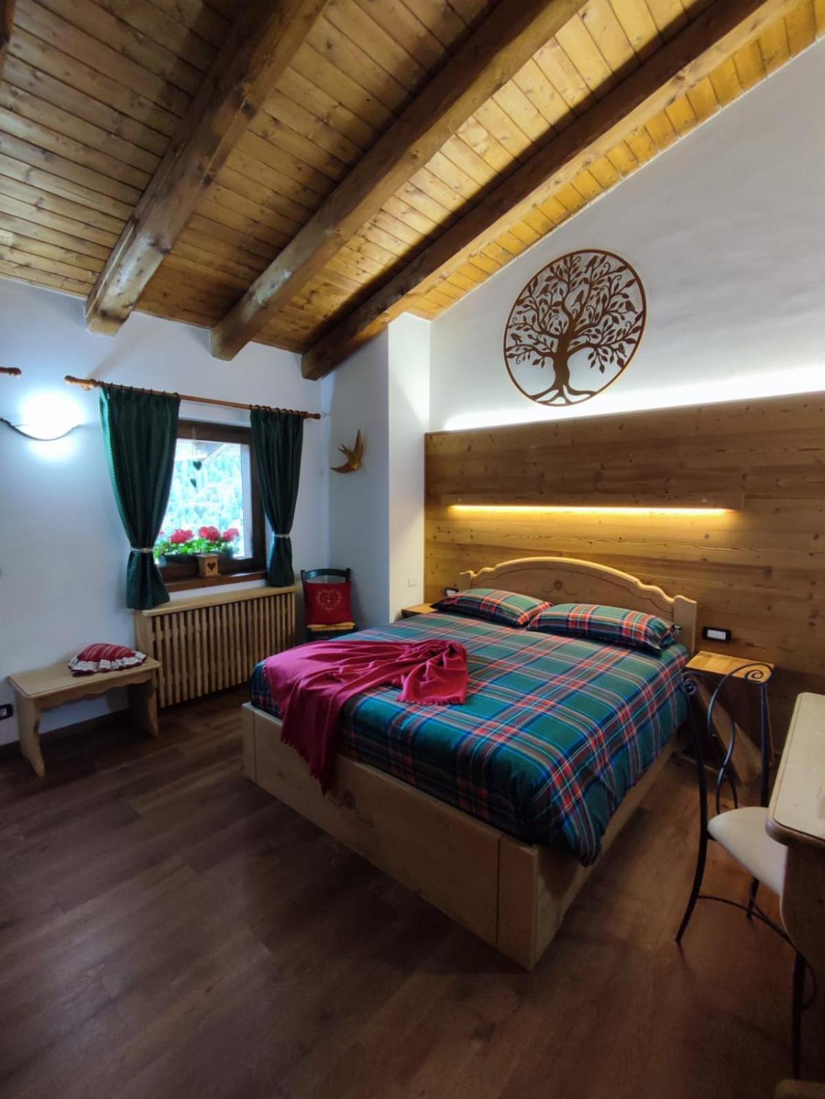 Superior One-Bedroom Apartment with Balcony