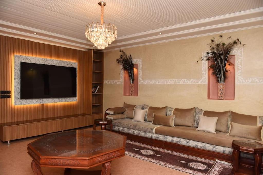 Villa photo 1