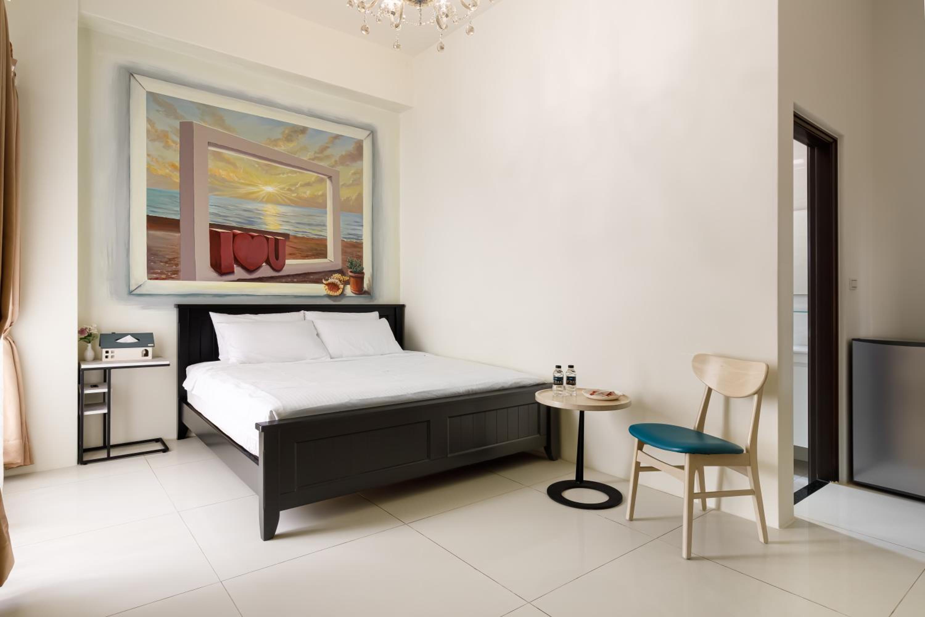 Queen Room with Balcony photo 1