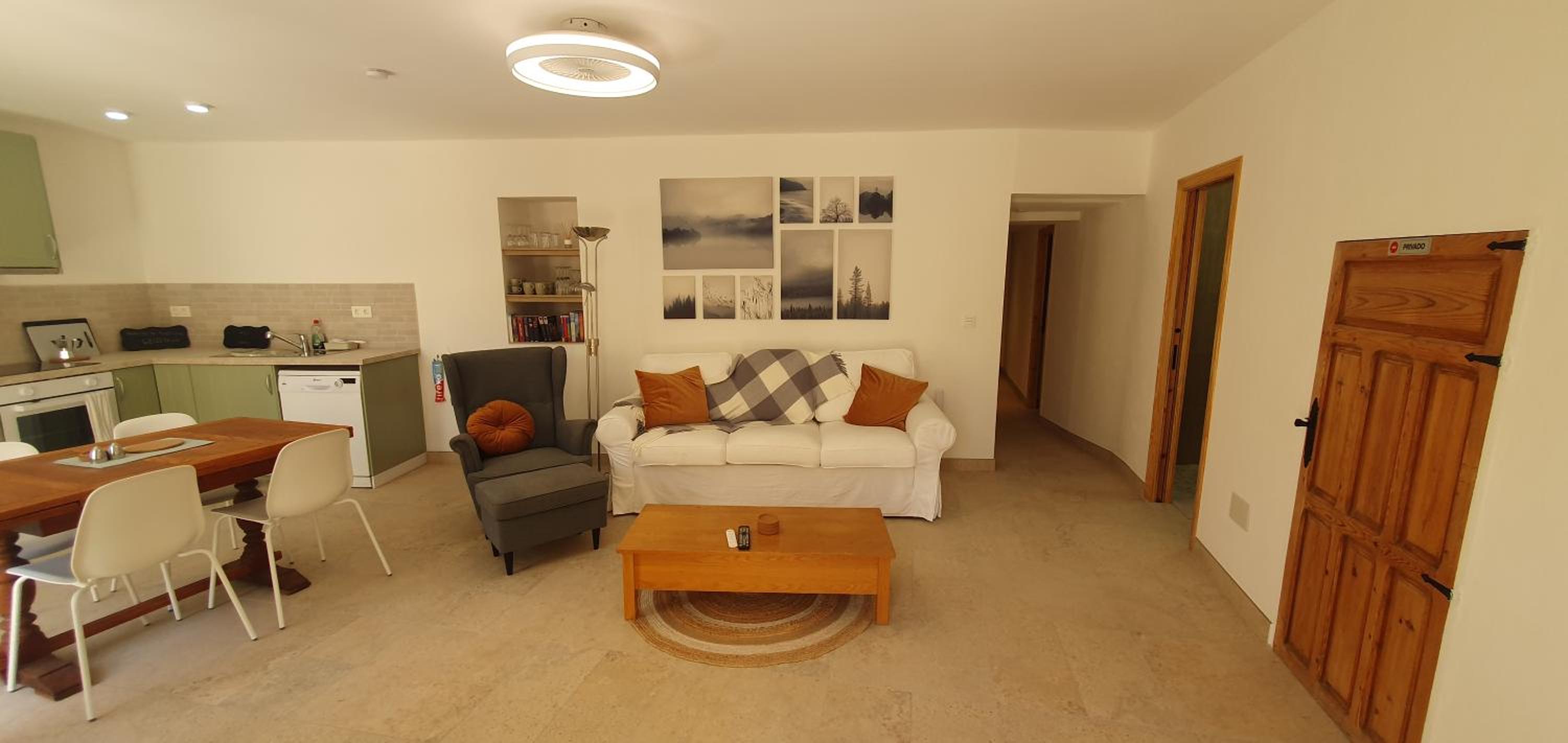 Apartamento de una habitación con jardín