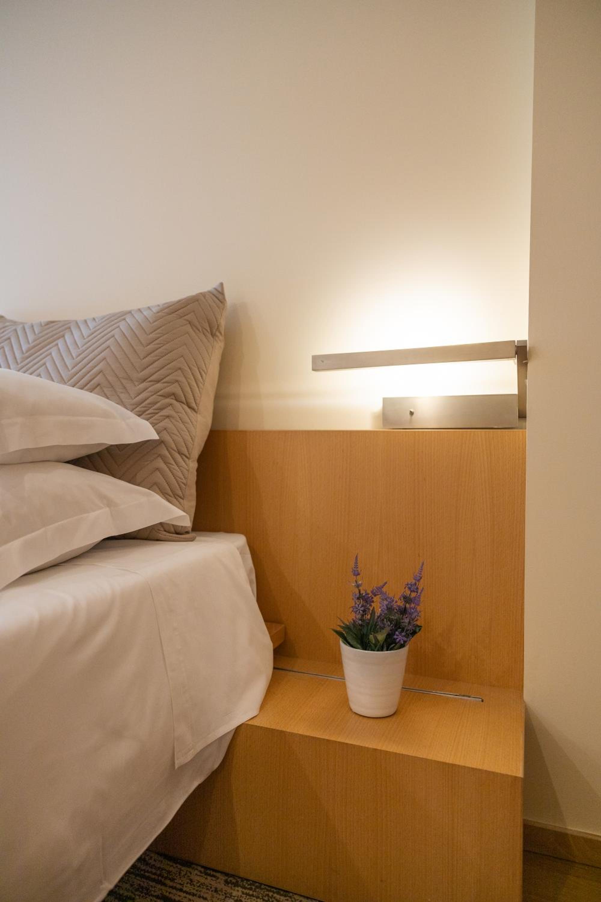 Double or Twin Room with Golf View - Photo 4