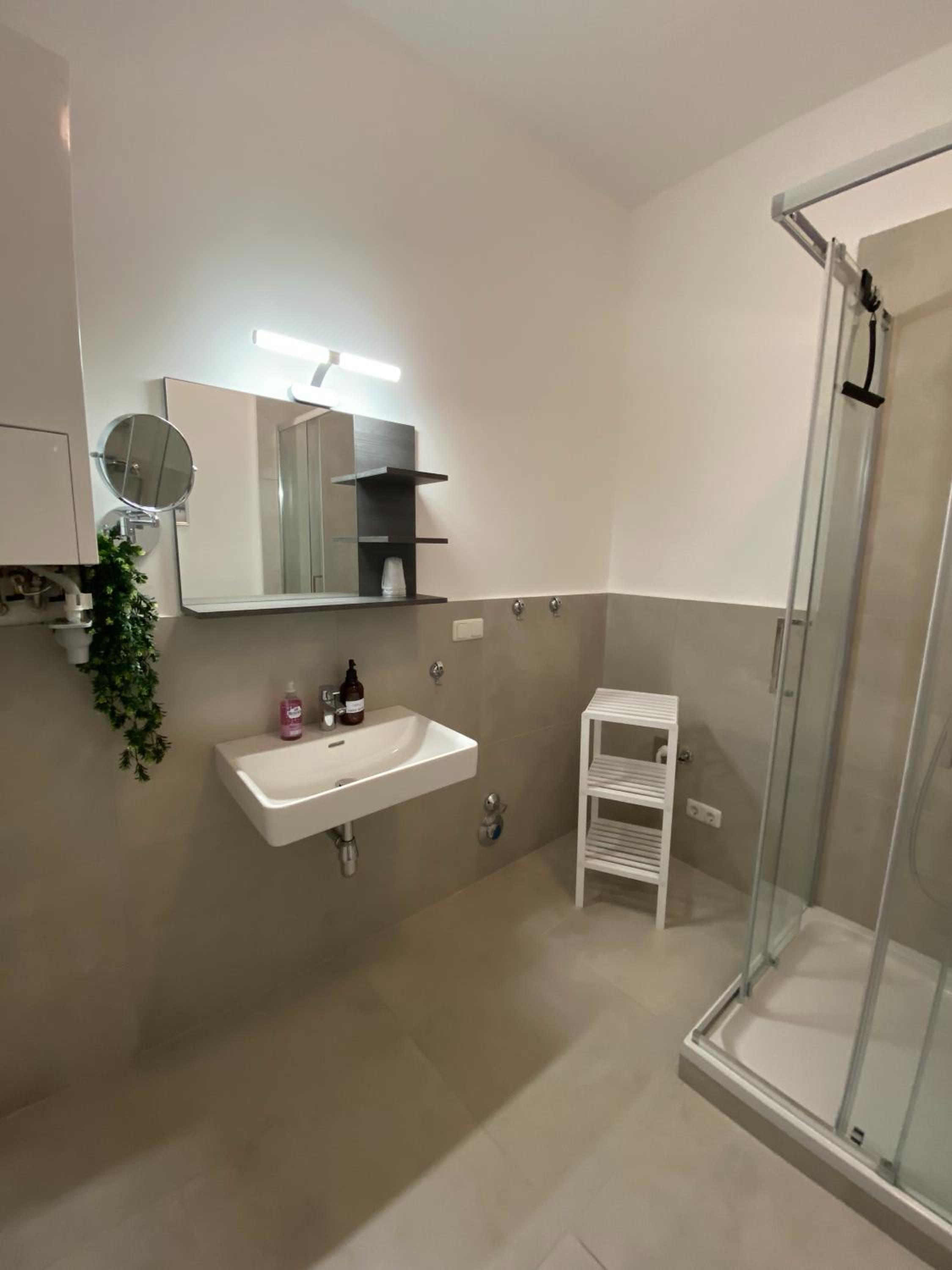 Two-Bedroom Apartment with City View photo 2