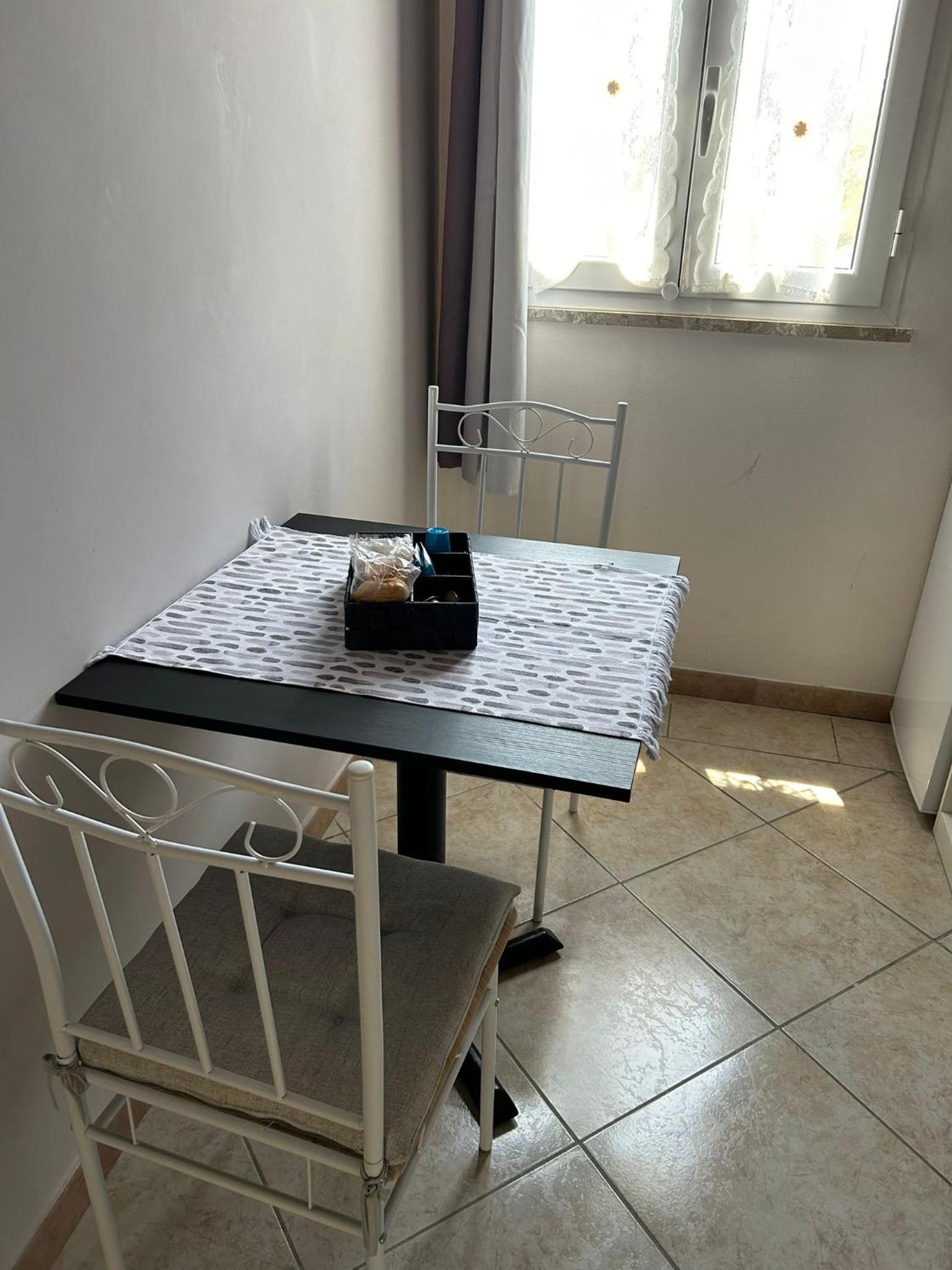 Small Double Room photo 2