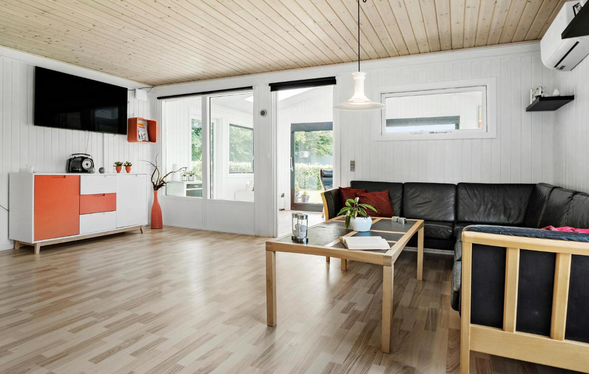Three-Bedroom Vacation Home  photo 1