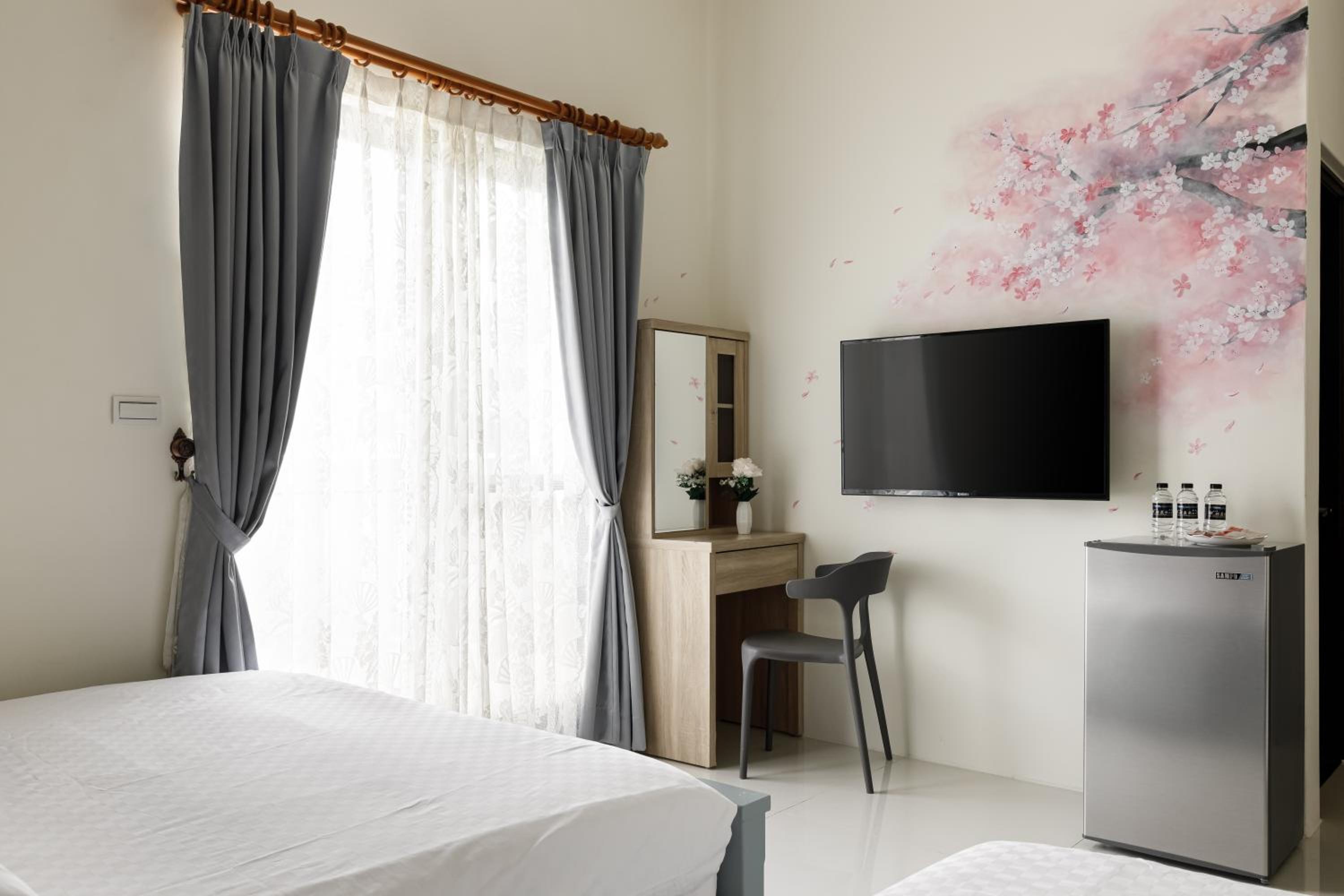 Deluxe Triple Room with Balcony photo 2