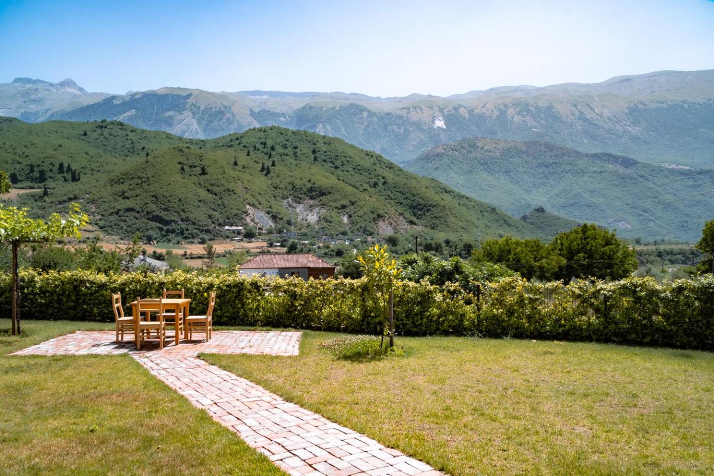 Villa photo 2