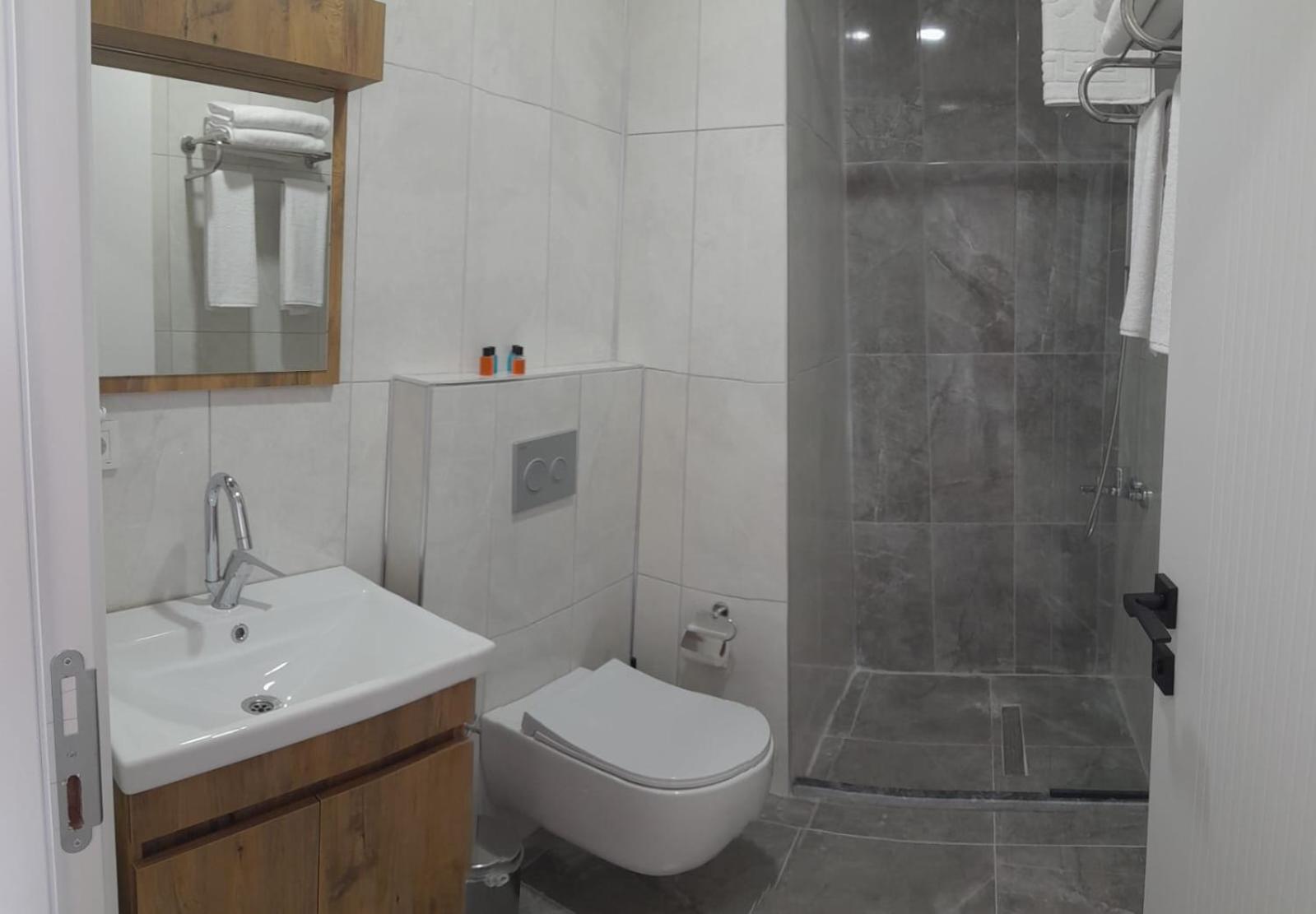 Deluxe Suite with Sea View photo 3