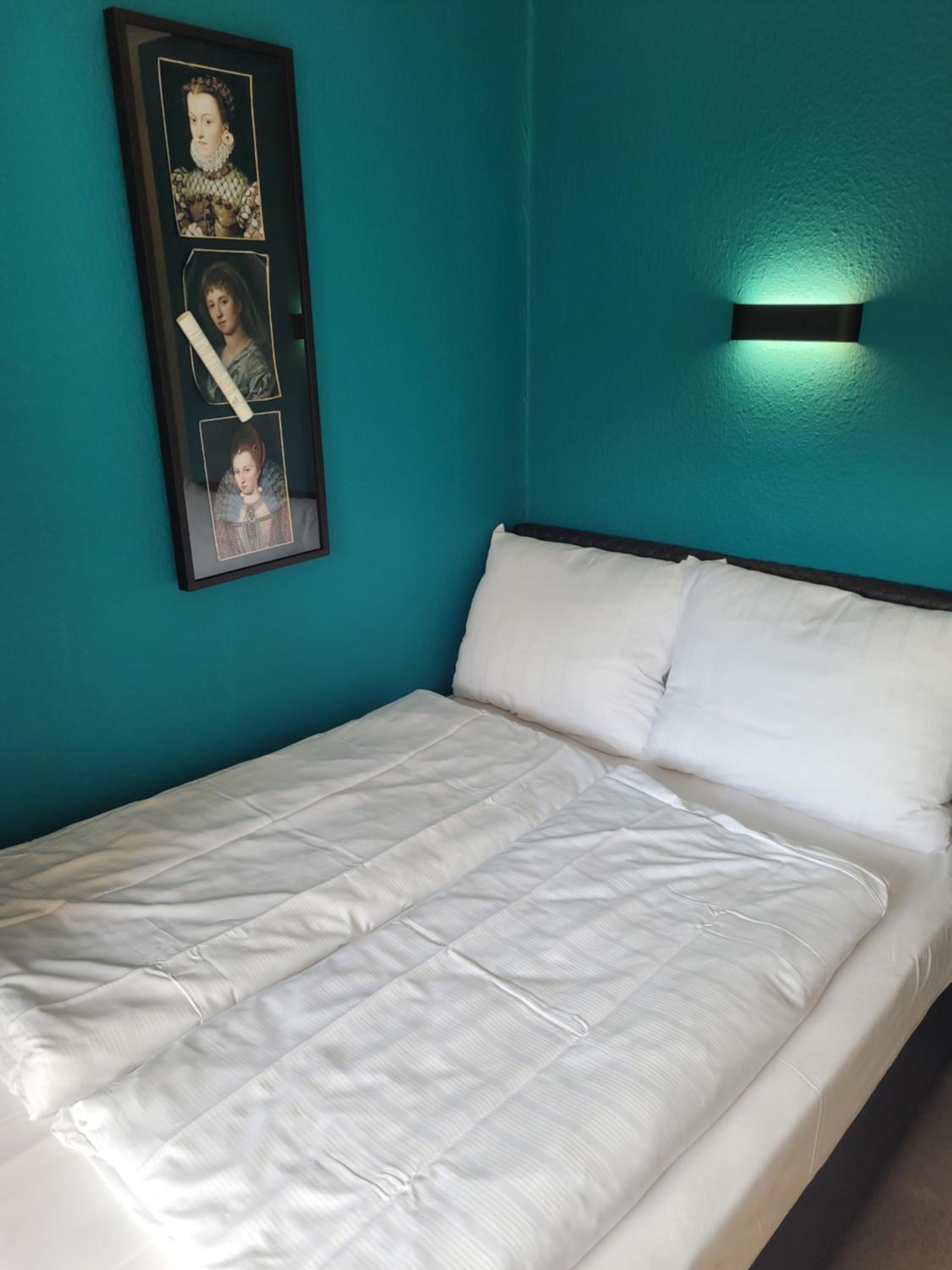 Queen Room - Photo 3