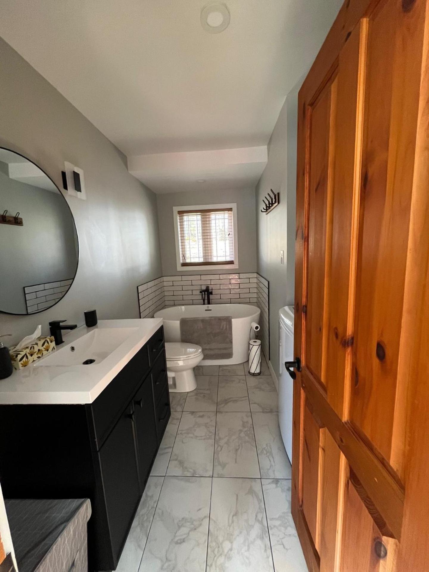 Three-Bedroom House photo 3