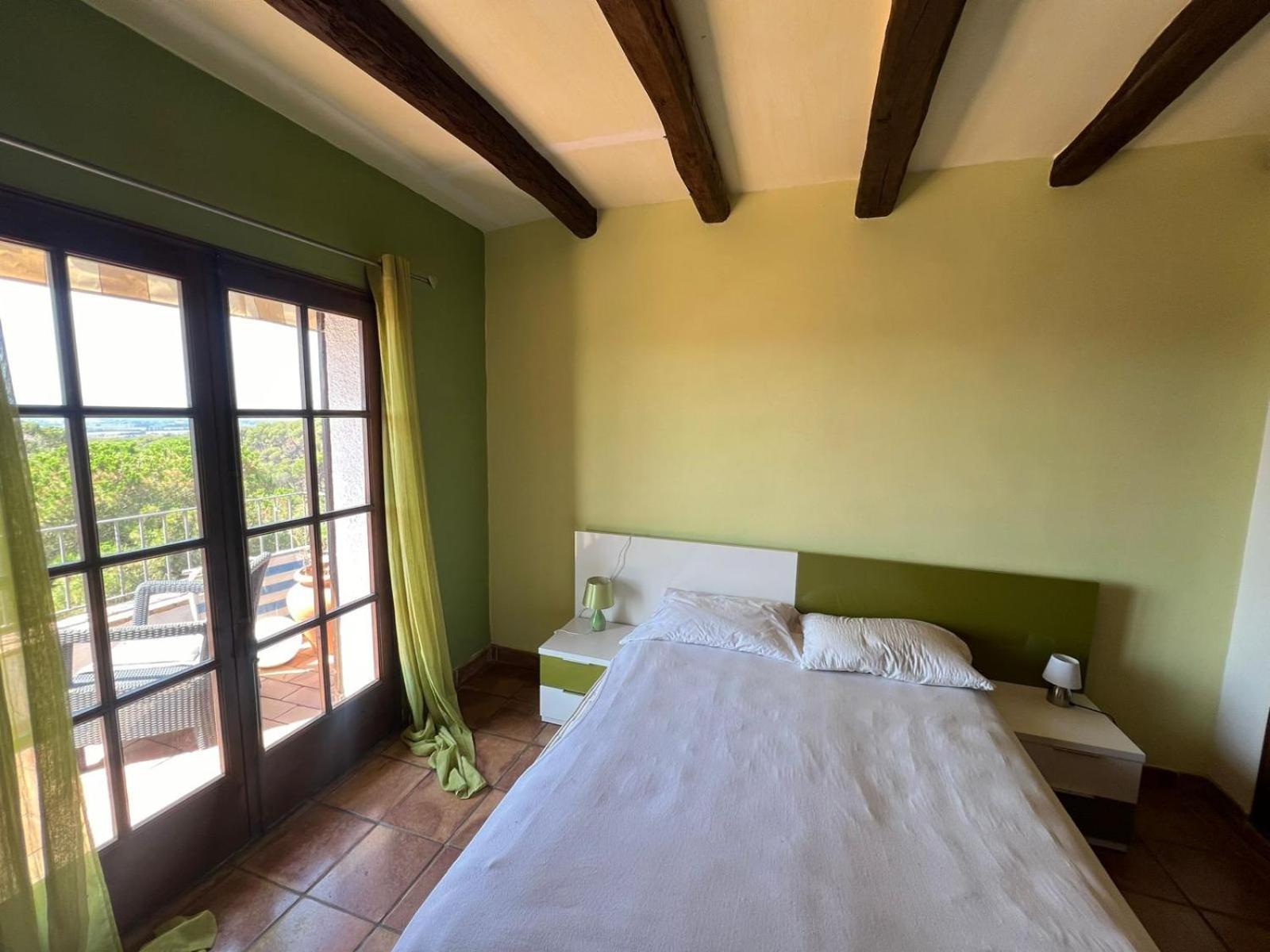 Four-Bedroom House photo 2
