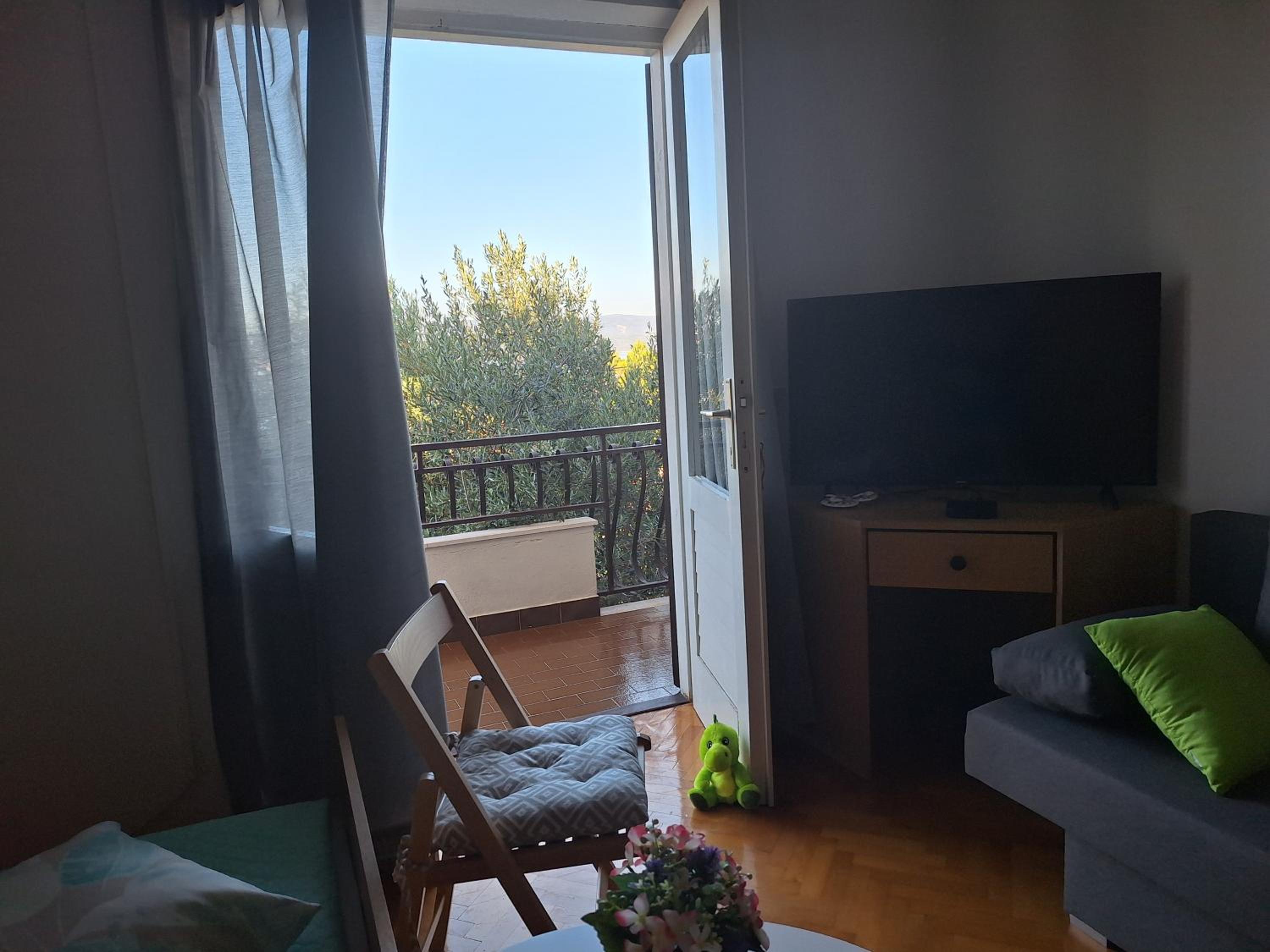 One-Bedroom Apartment with Balcony photo 3