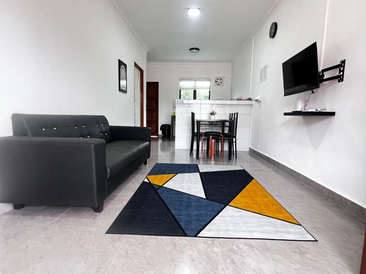 Two-Bedroom House photo 3
