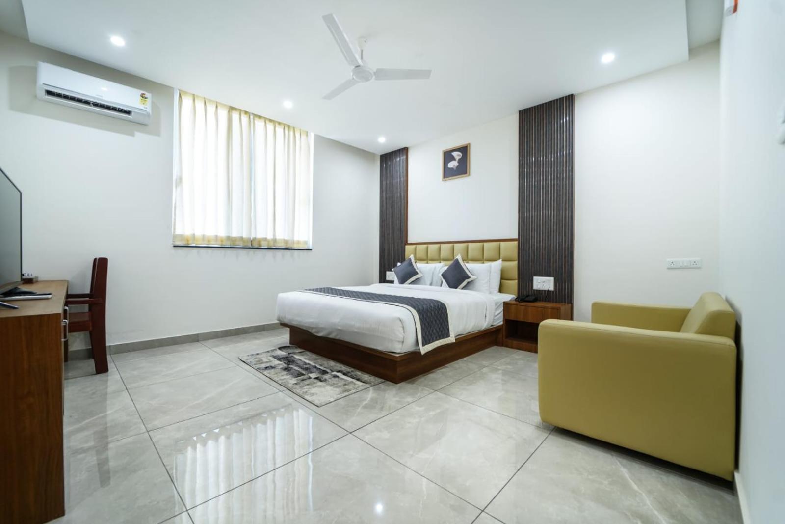 Superior King Room