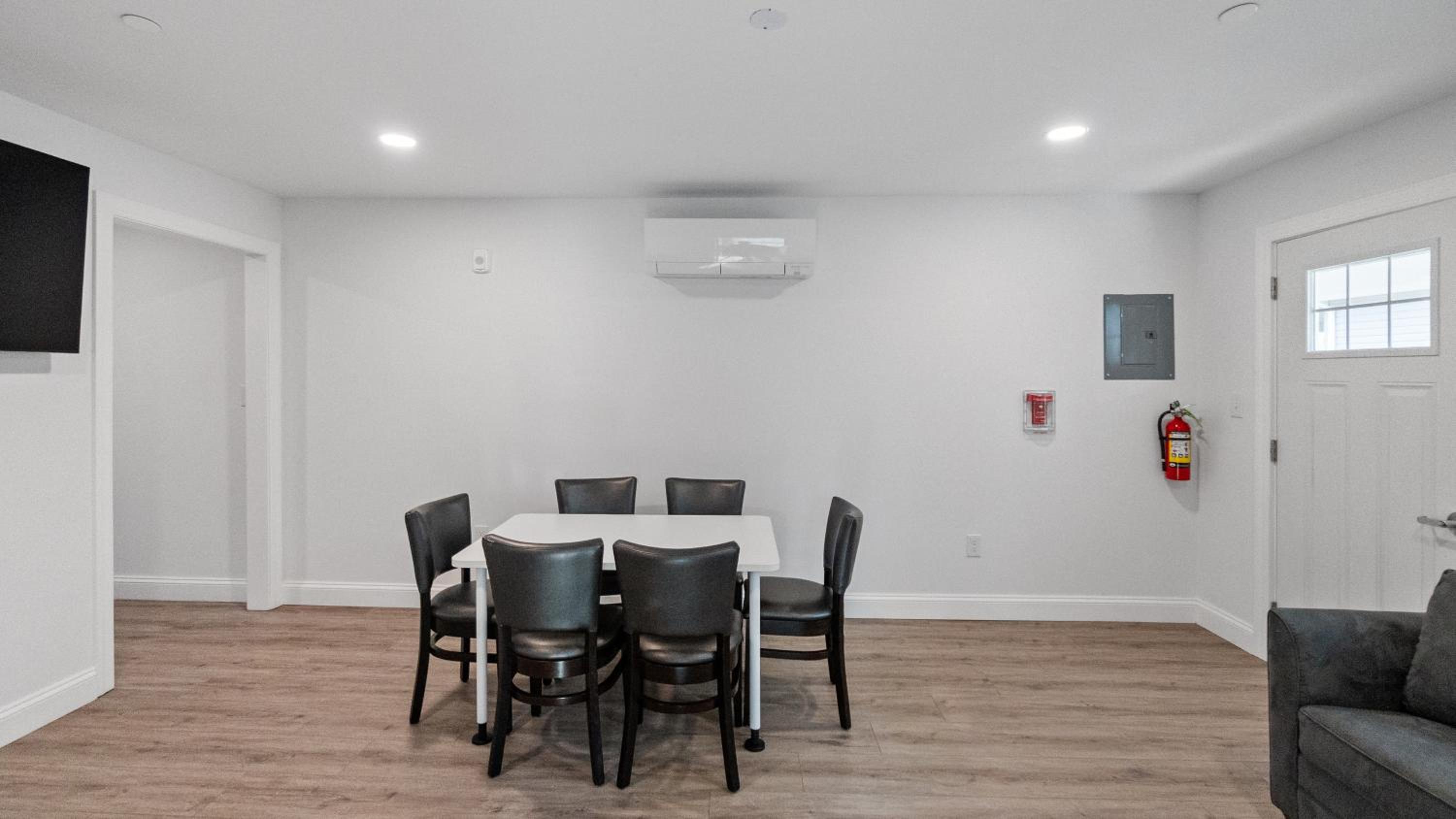 Two-Bedroom Family Apartment photo 3