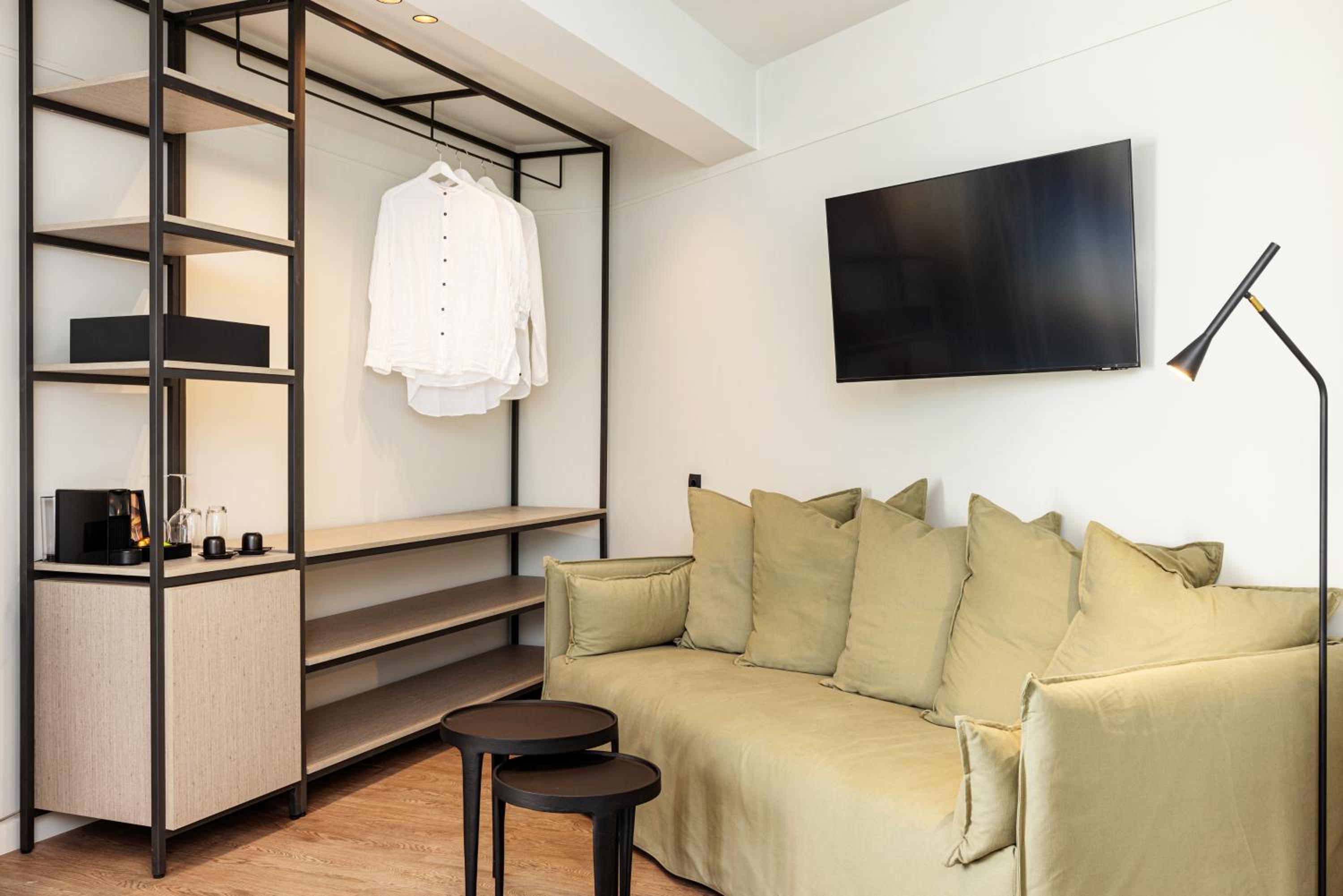 Junior Suite with Sea View - Photo 1