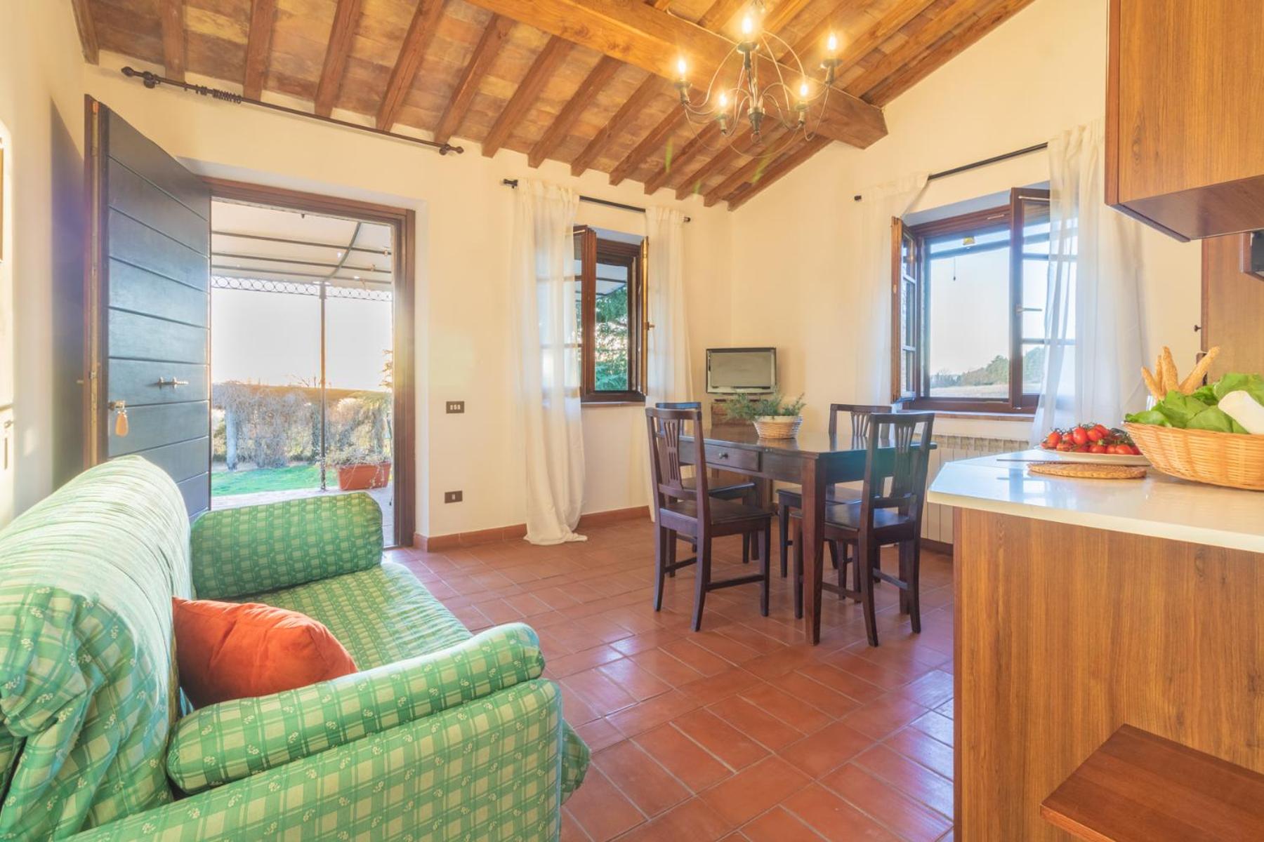 One-Bedroom Apartment with Lake View