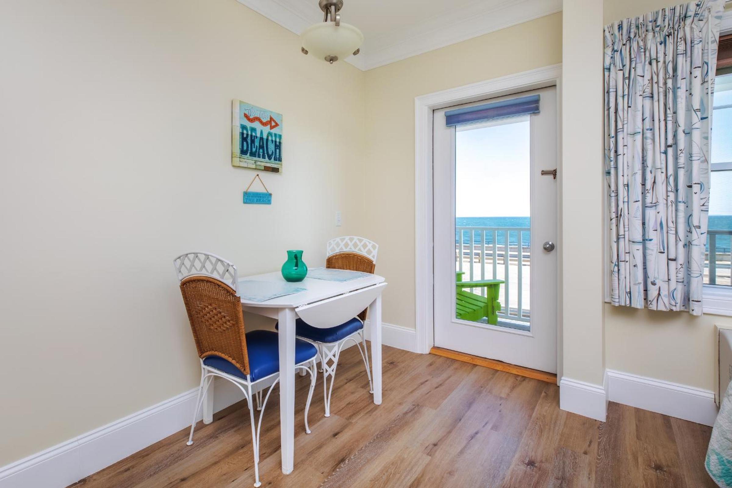 Queen Room with Two Queen Beds - Oceanview photo 3