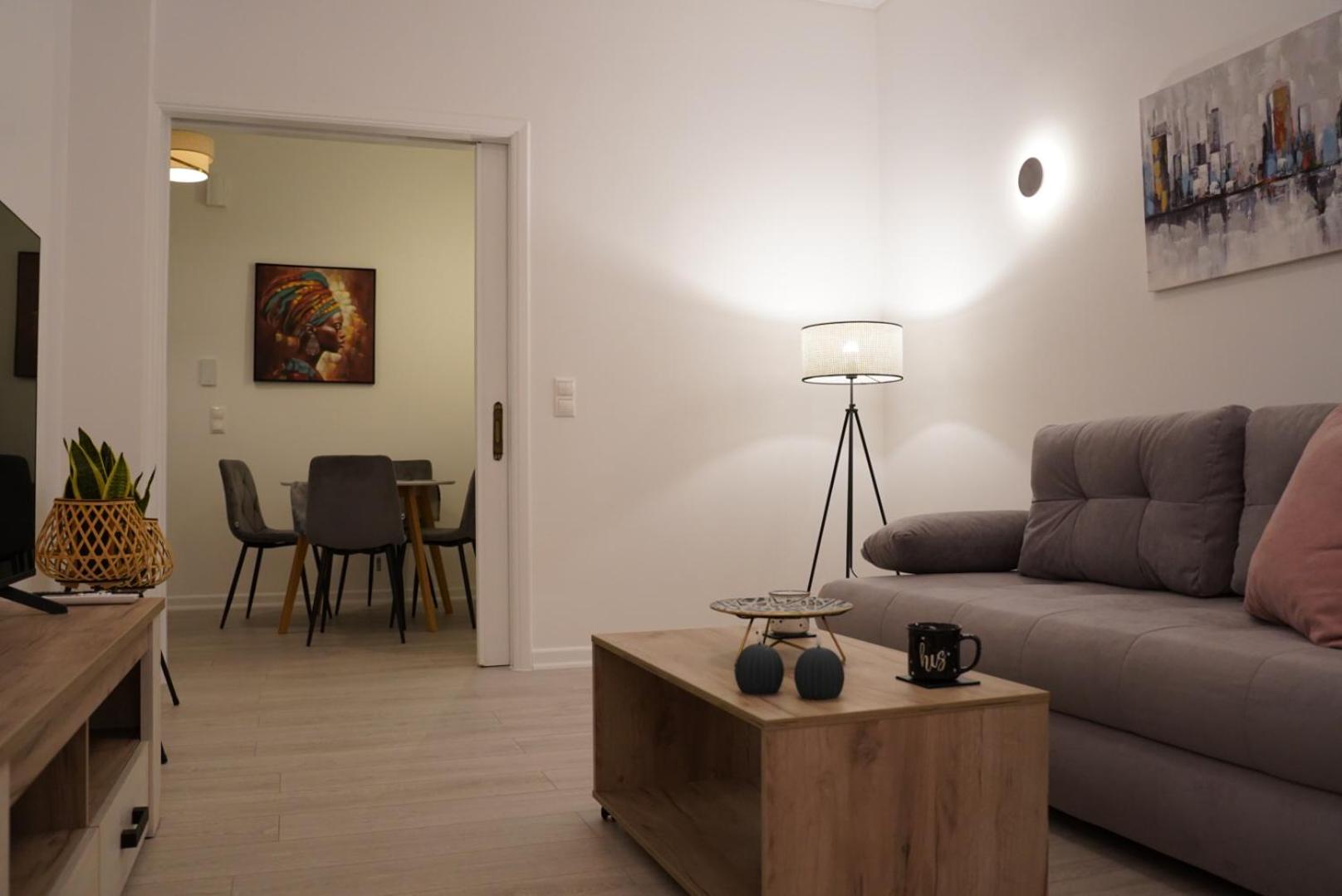 One-Bedroom Apartment photo 1
