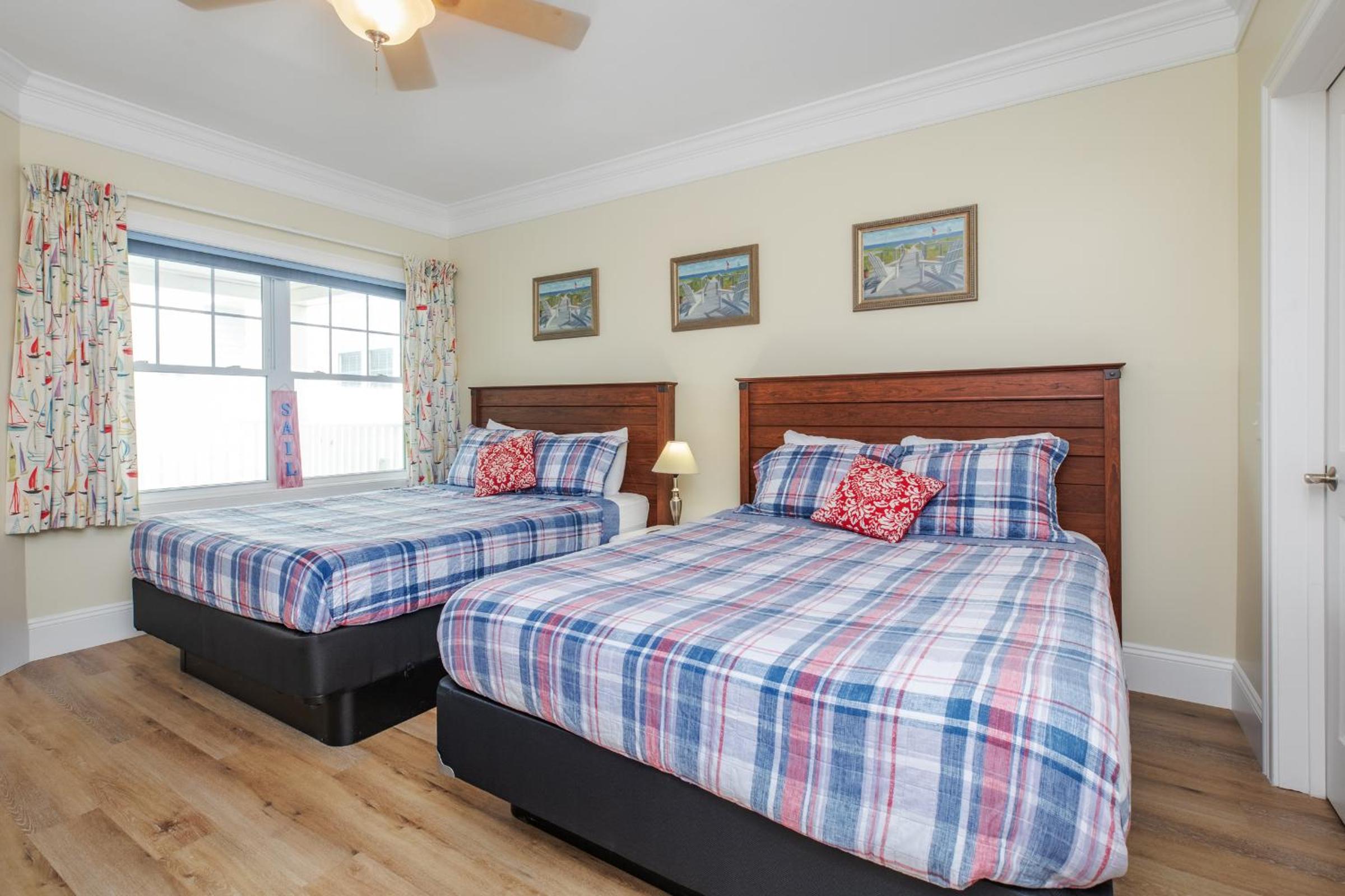 Deluxe Queen Suite