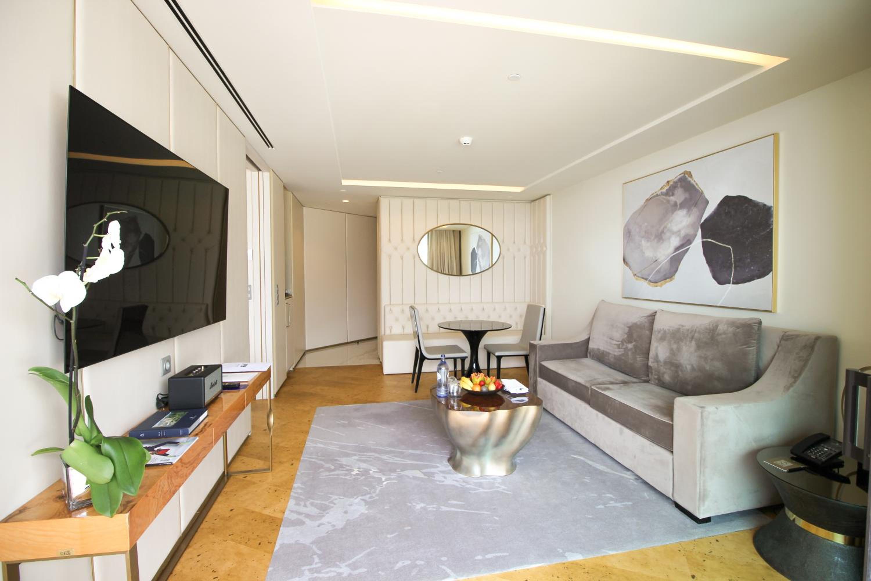 Suite (Non Smoking)