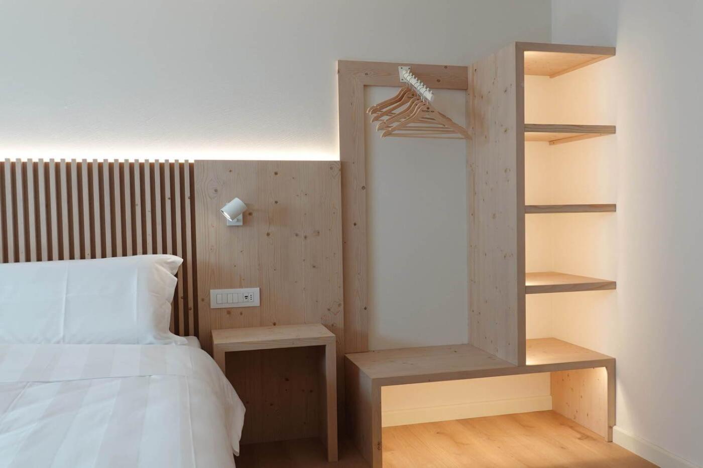 Double or Twin Room with Mountain View
