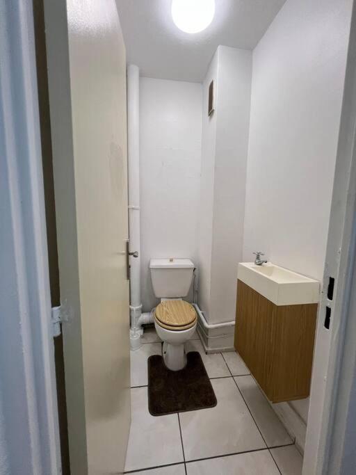 One-Bedroom Apartment photo 3